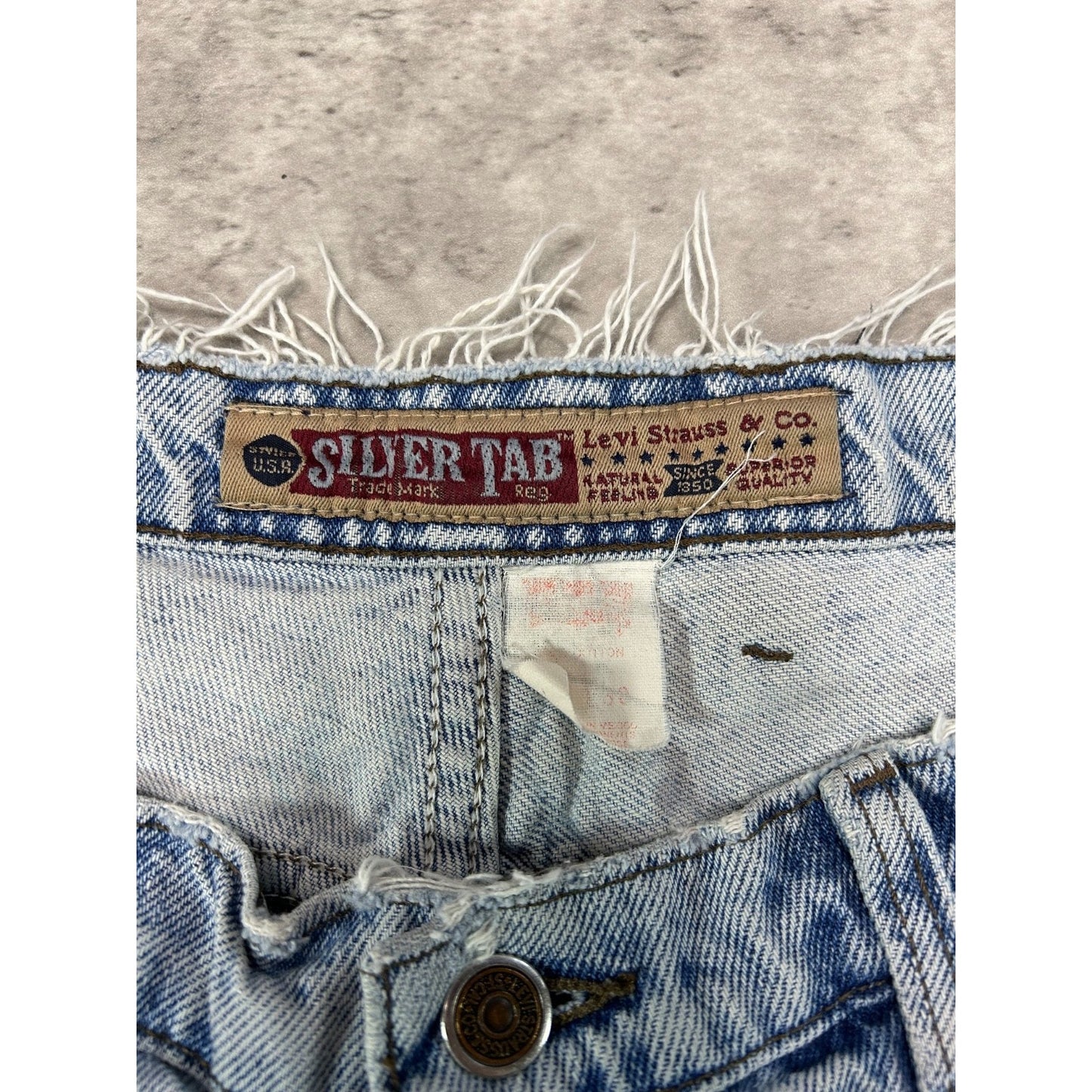 Vintage Y2K Levis Silvertab Baggy Fit Light Wash Distressed Denim Pants Size 35