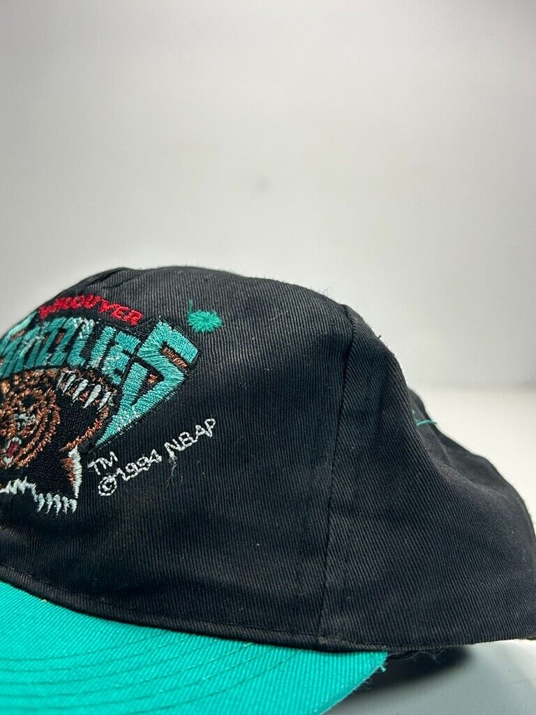 Vintage 1994 Vancouver Grizzlies NBA Embroidered YOUTH Snapback Hat OSFA