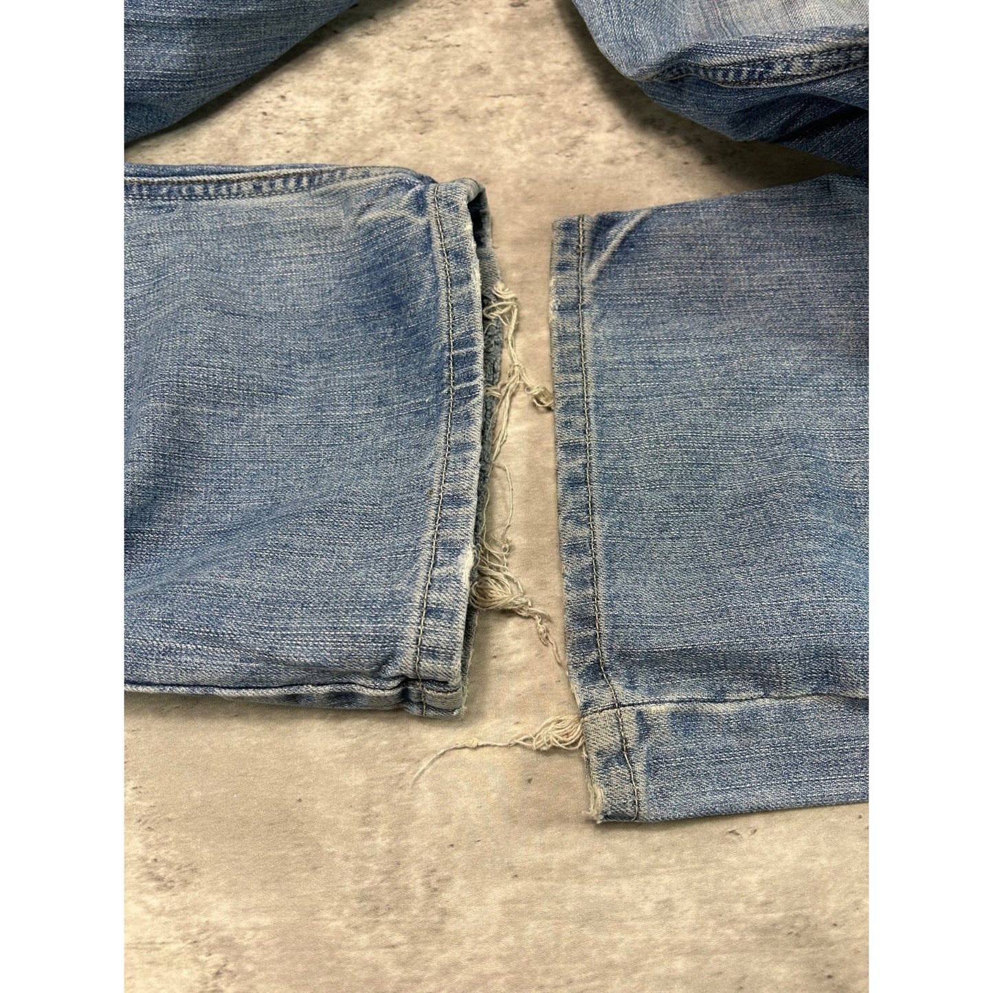 Vintage Levis Silvertab Baggy Fit Light Wash Distressed Denim Pants Size 41