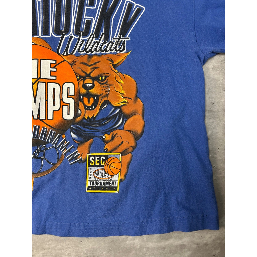 Vintage 1996 Kentucky Wildcats NCAA Basketball Champs Cropped T-Shirt Sz Medium