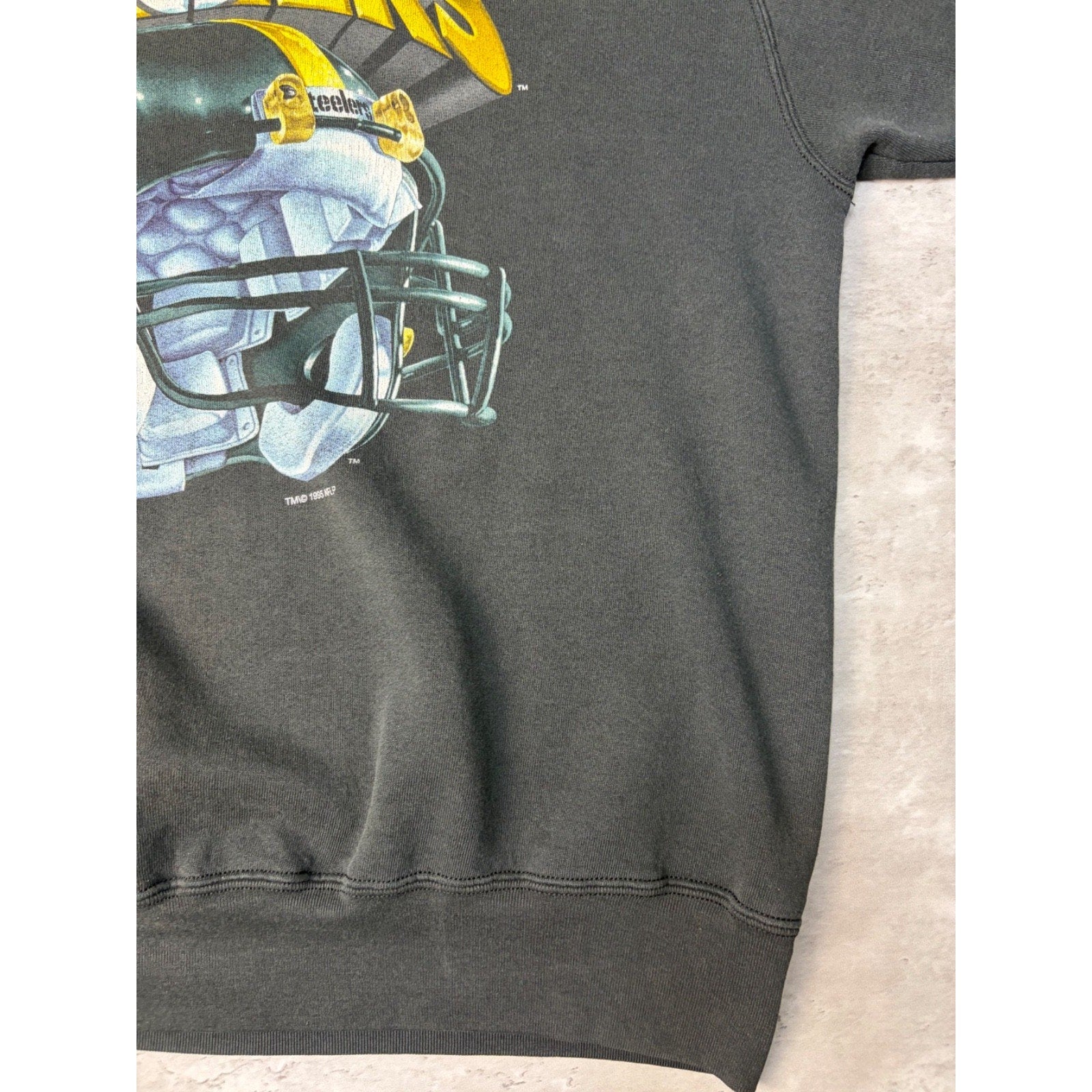 Vintage 1995 Pittsburgh Steelers NFL Helmet Graphic Football Sweatshirt Size 2XL