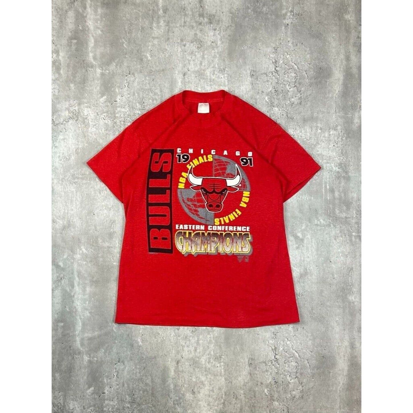 Vintage 1991 Chicago Bulls NBA World Champion Graphic T-Shirt Size Large 90s Red