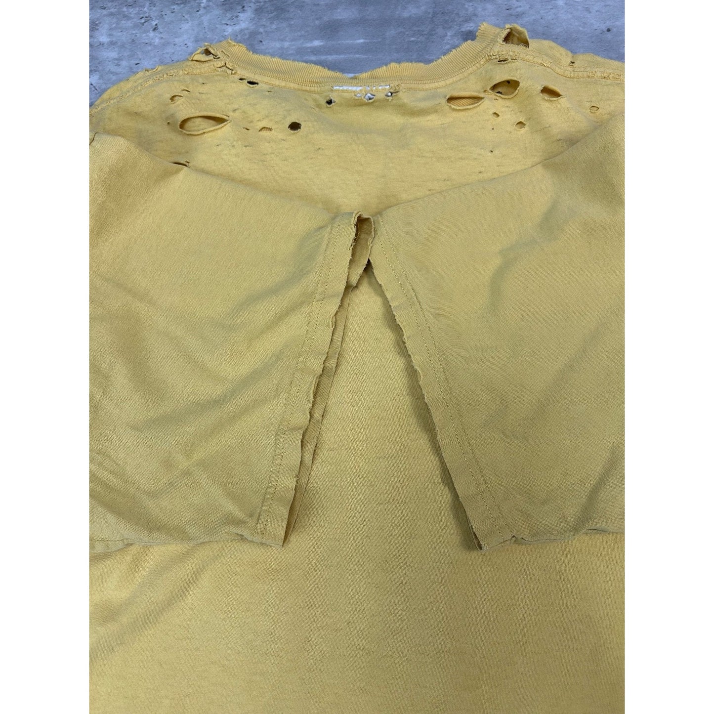 Vintage 90s Nike Swoosh Spellout Graphic Distressed T-Shirt Size XL Yellow