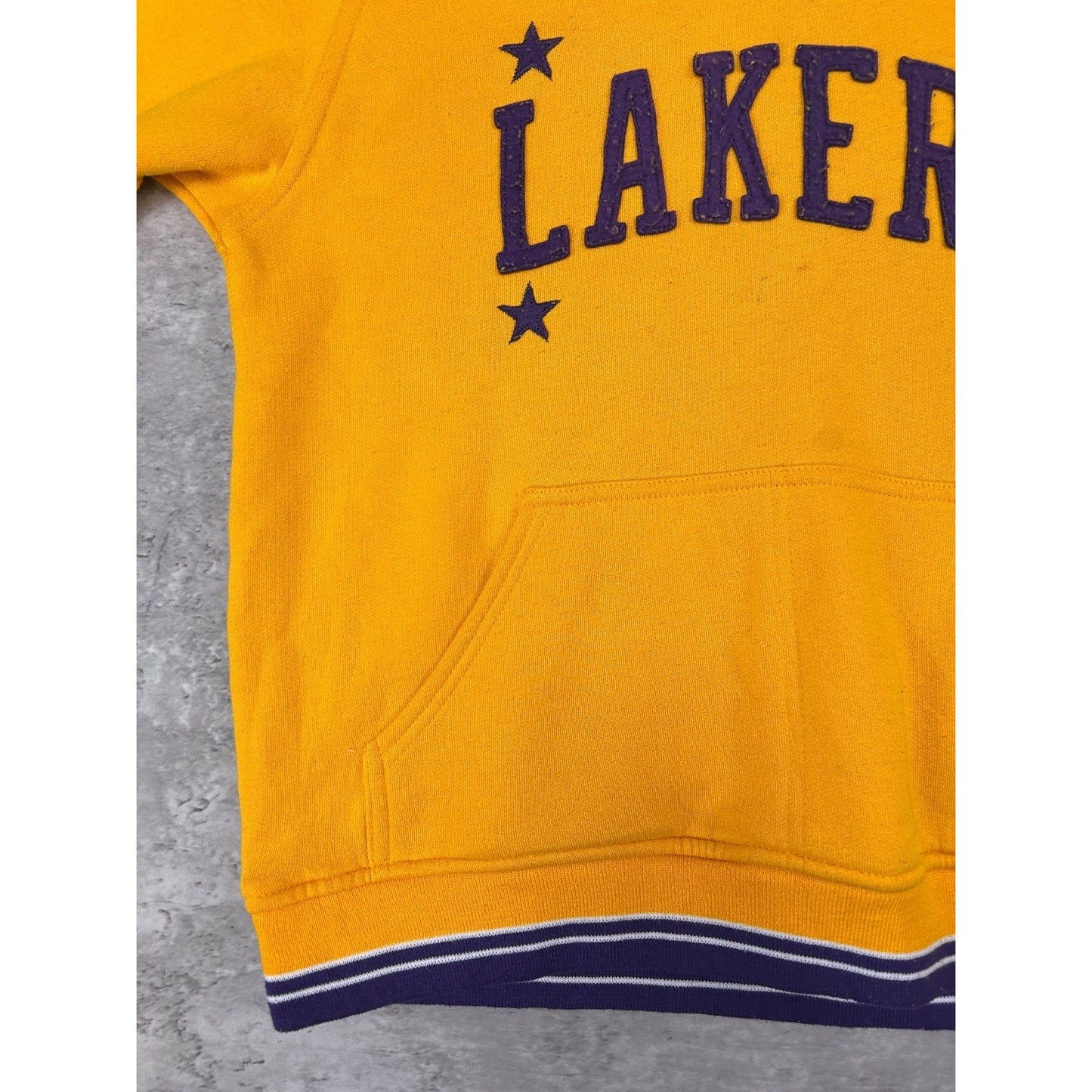 Vintage Los Angeles Lakers NBA Embroidered Nike Middle Swoosh Sweatshirt YOUTH M