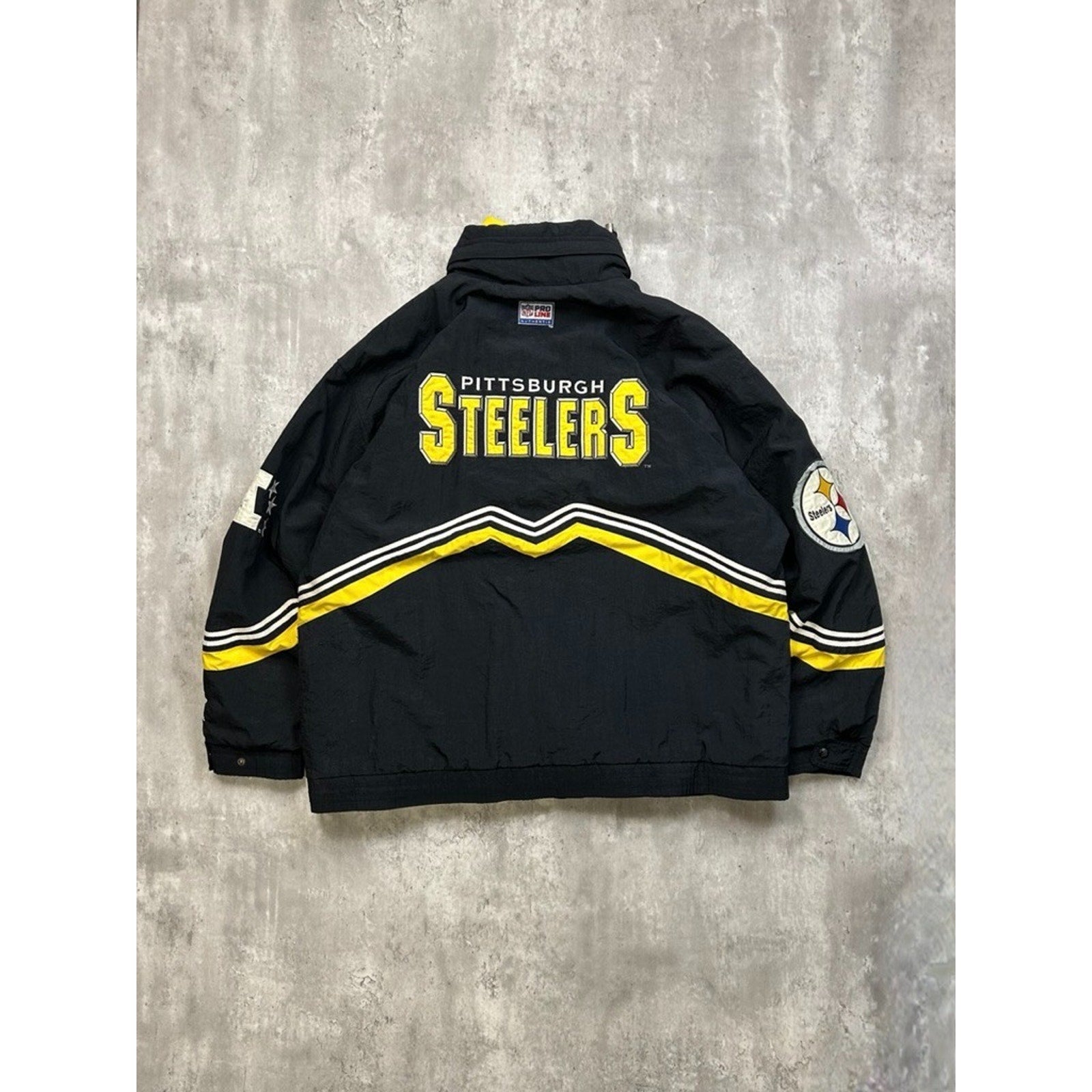 Vintage 90s Pittsbrugh Steelers NFL Embroidered Insulated Jacket Size XL