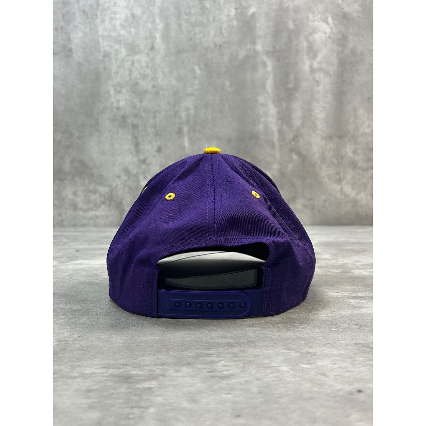 Vintage 90s Los Angeles Lakers NBA Embroidered Logo Snapback Hat OSFA