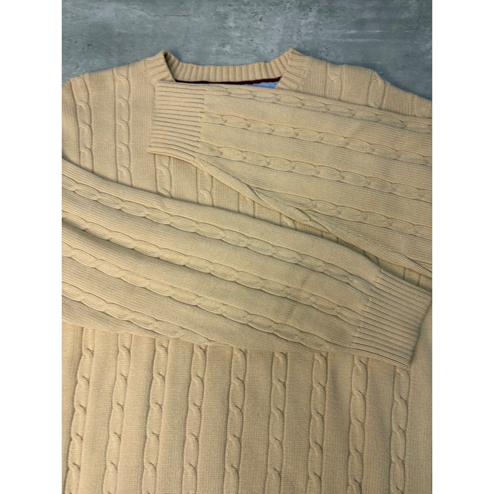 Vintage Tommy Hilfiger Embroidered Crest Pullover Beige Knit Sweater Size Large