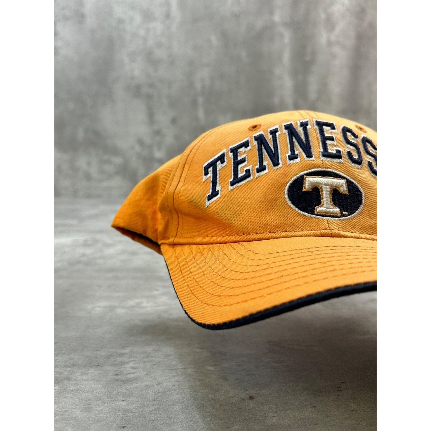 Vintage Tennessee Volunteers NCAA Embroidered Spellout Snapback Hat OSFA