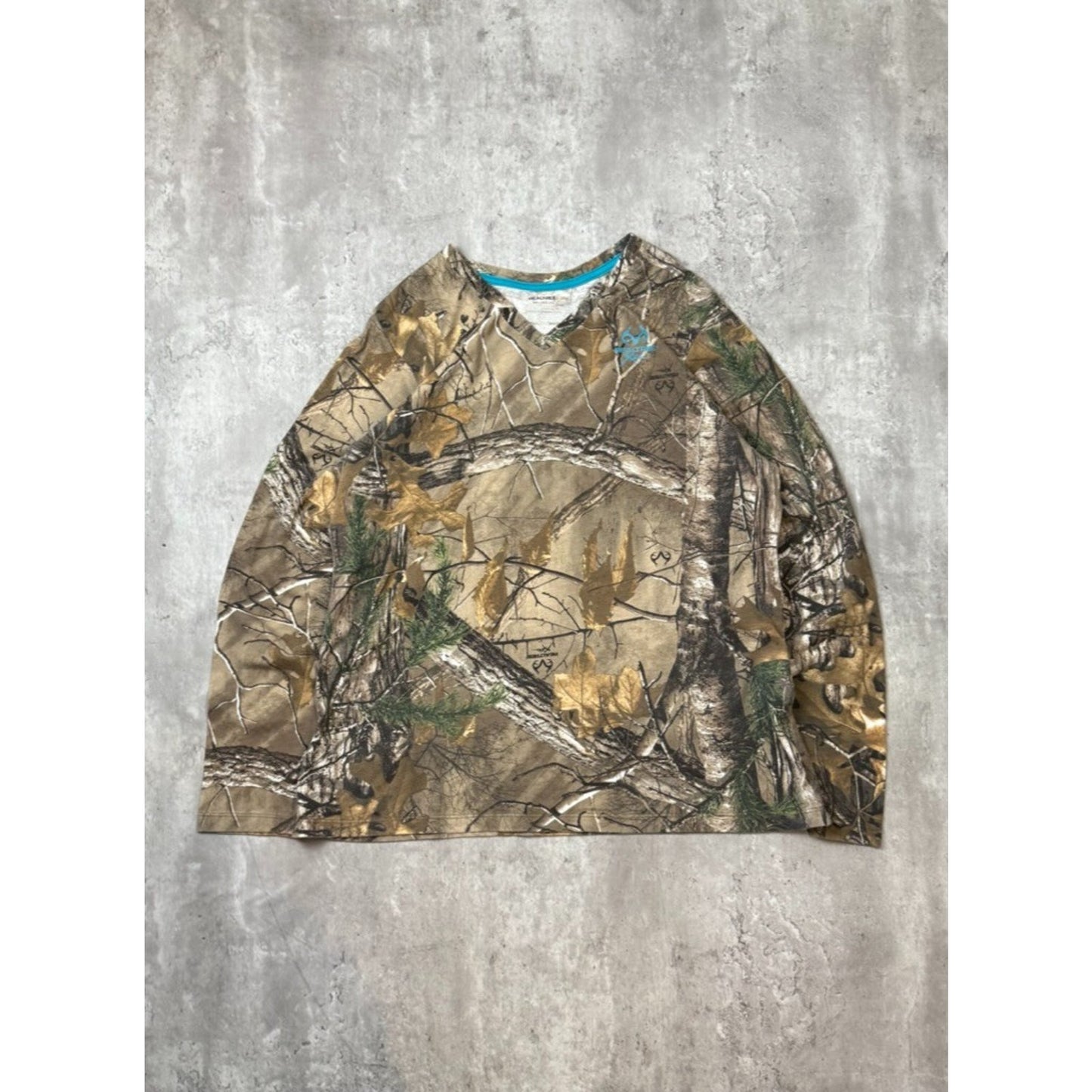 Real Tree Xtra Hunting Tree Camo V Neck Long Sleeve T-Shirt Size 2XL