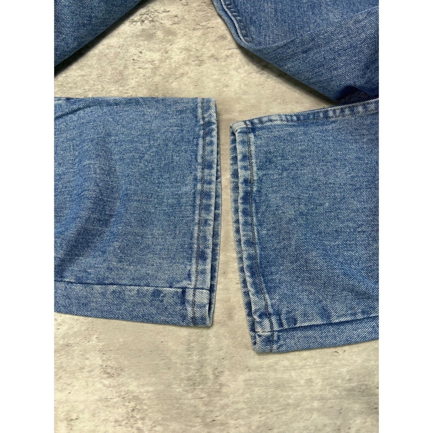 Vintage Wrangler Authentic Jeans Medium Wash Denim Pants Size 42