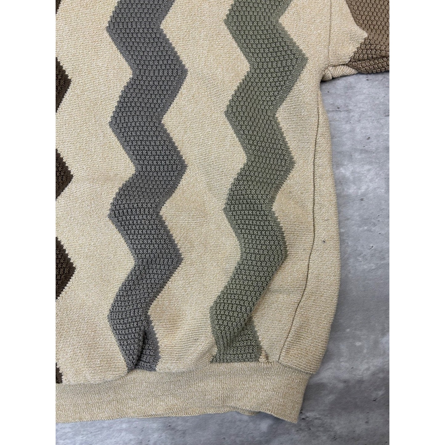 Vintage 90s Tundra Zig Zag Striped Print Pullover Knit Sweater Size Medium