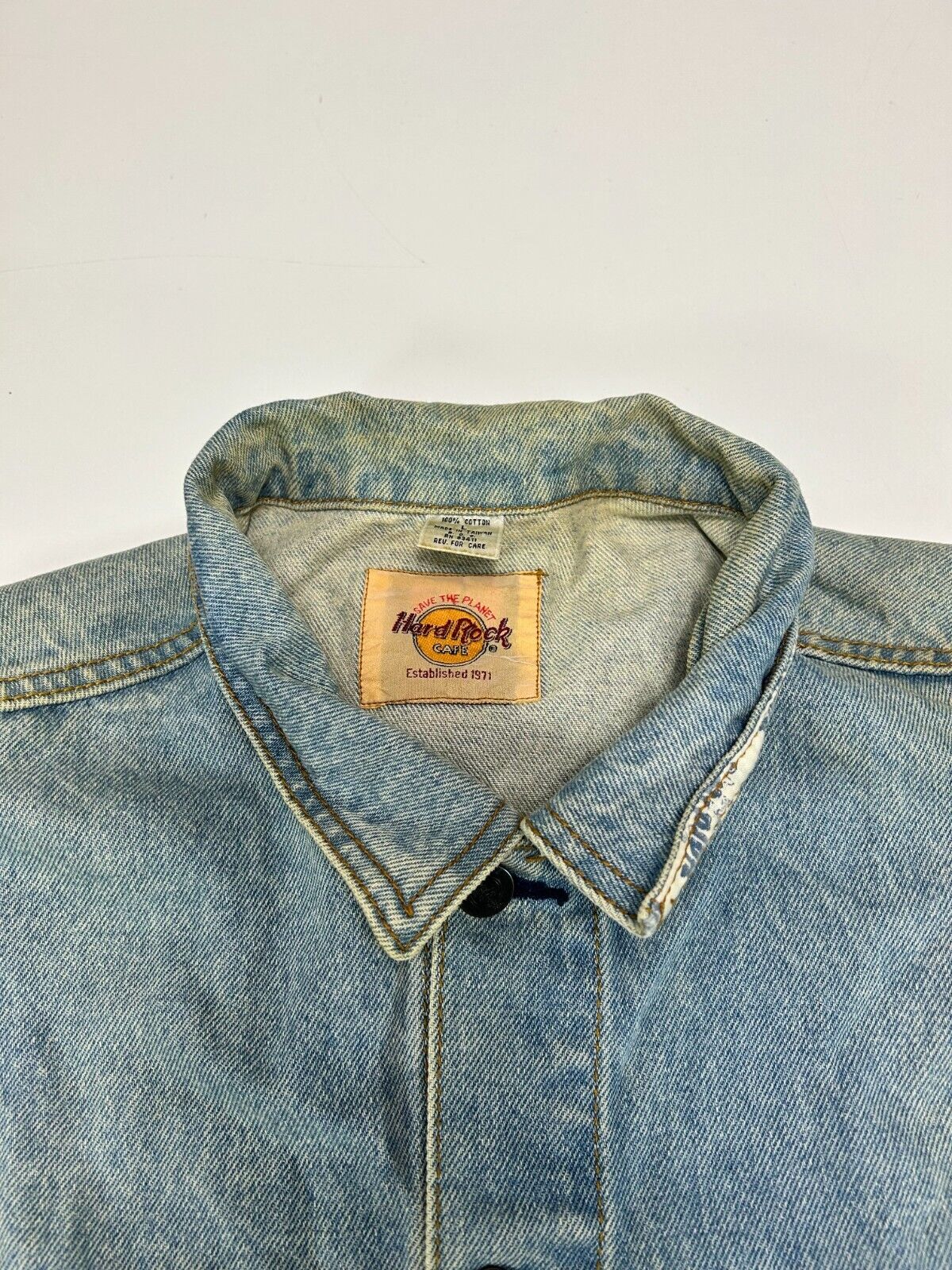 Vintage Hard Rock Cafe Myrtle Beach Medium Wash Denim Trucker Jacket Size Large