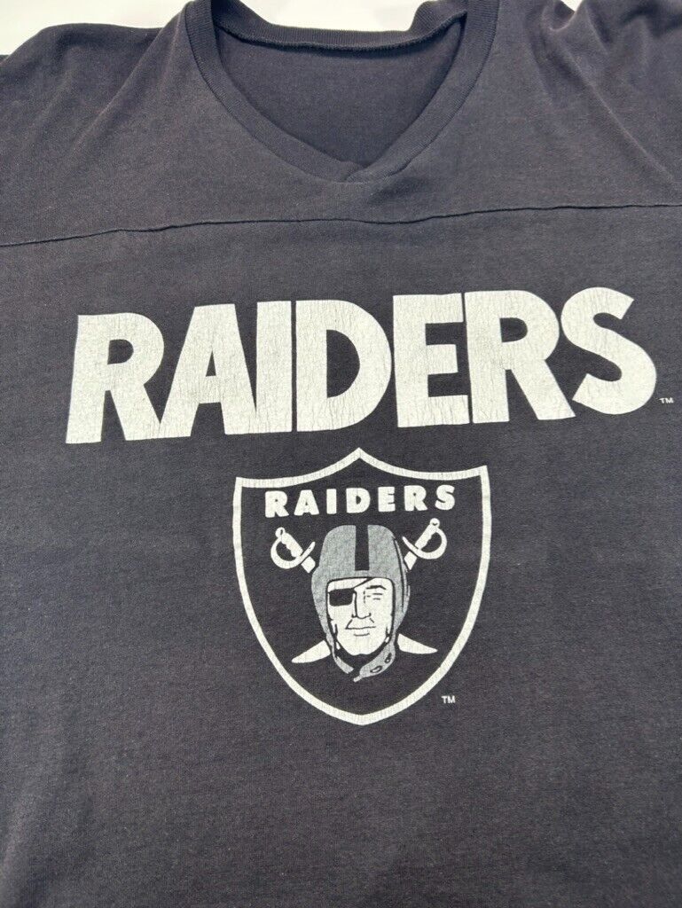 Vintage 90s Oakland Raiders NFL Graphic Spellout Jersey Style T-Shirt Size XL