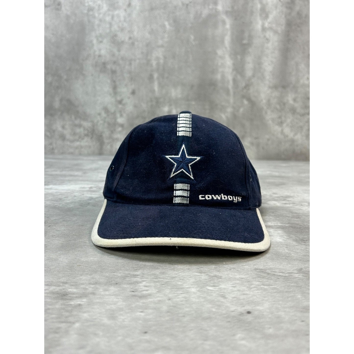 Vintage 90s Dallas Cowboys NFL Embroidered Logo Football Strapback Hat OSFA