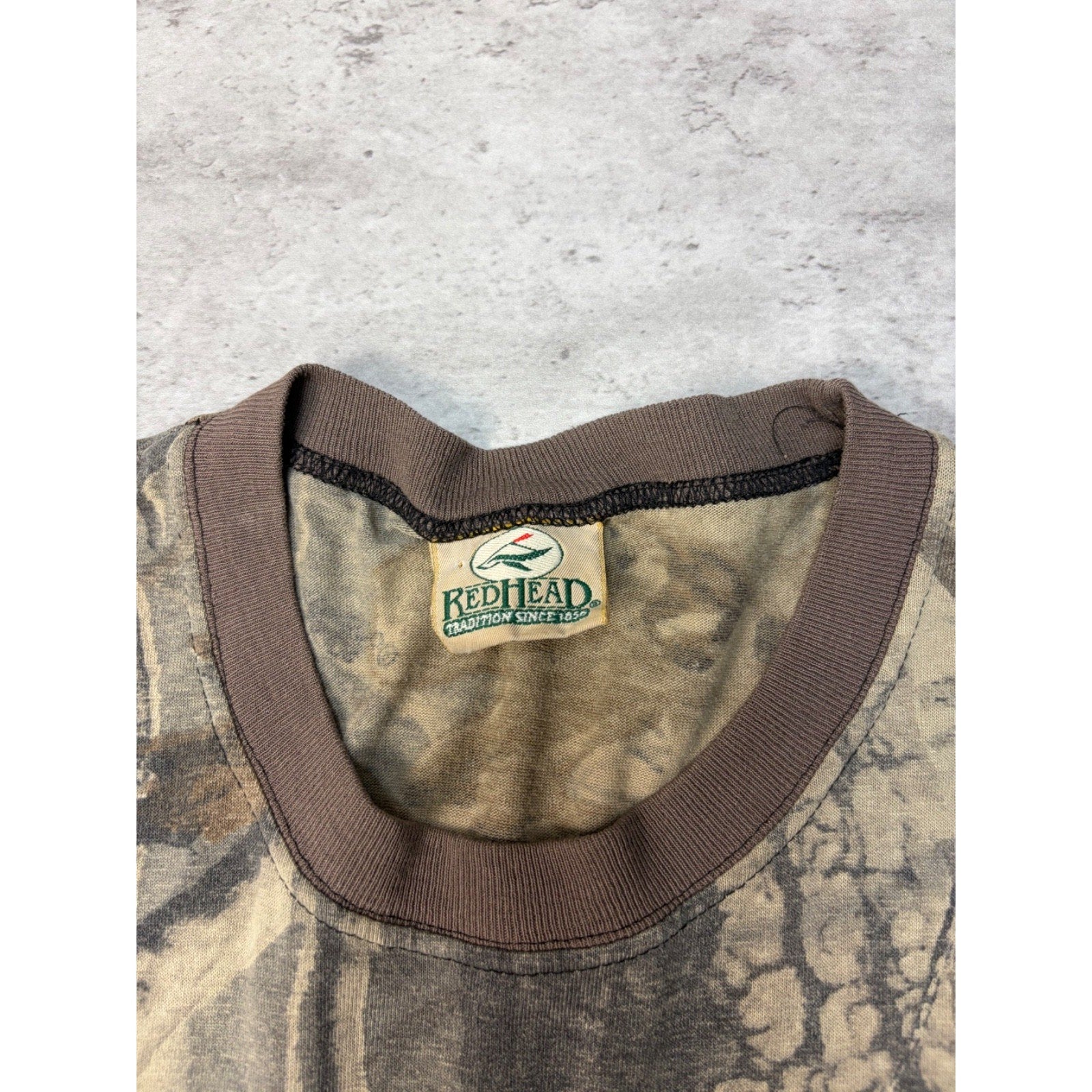 Vintage 90s Realtree Hardwoods Tree Camo Hunting T-Shirt Size Large