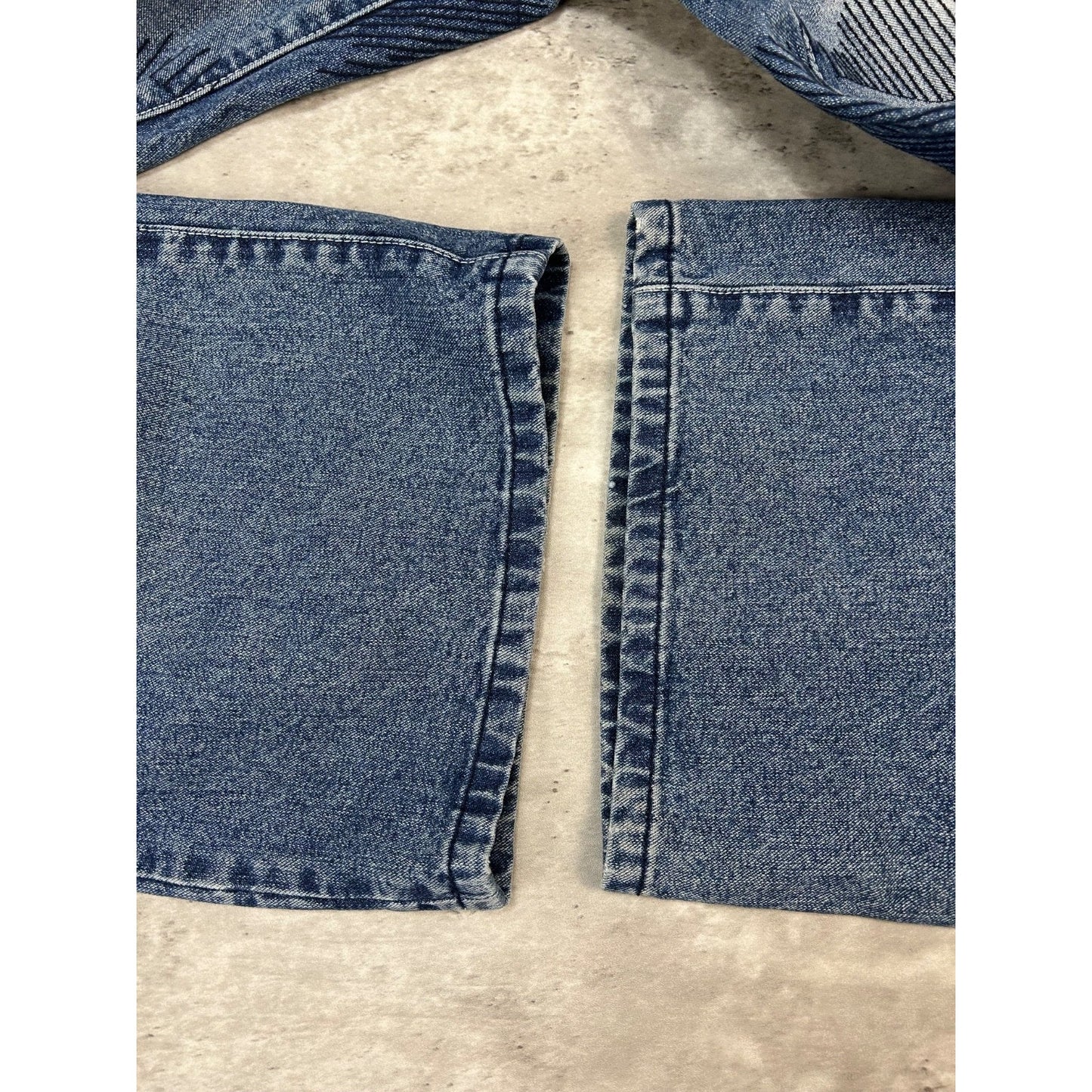 Vintage Y2K Akademiks Baggy Fit Medium Wash Textured Denim Pants Size 41