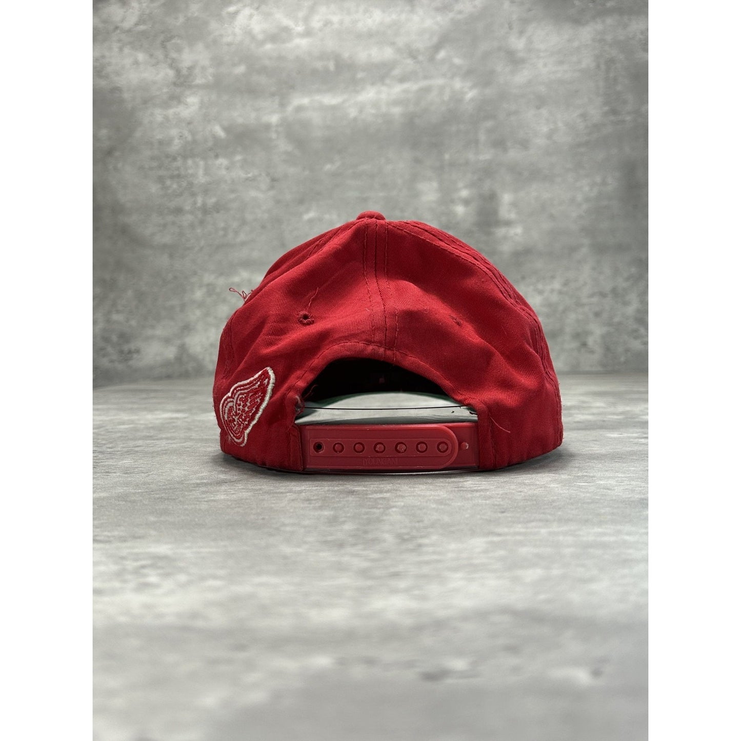 Vintage 90s Detroit Red Wings NHL Embroidered Logo Snapback Hat OSFA