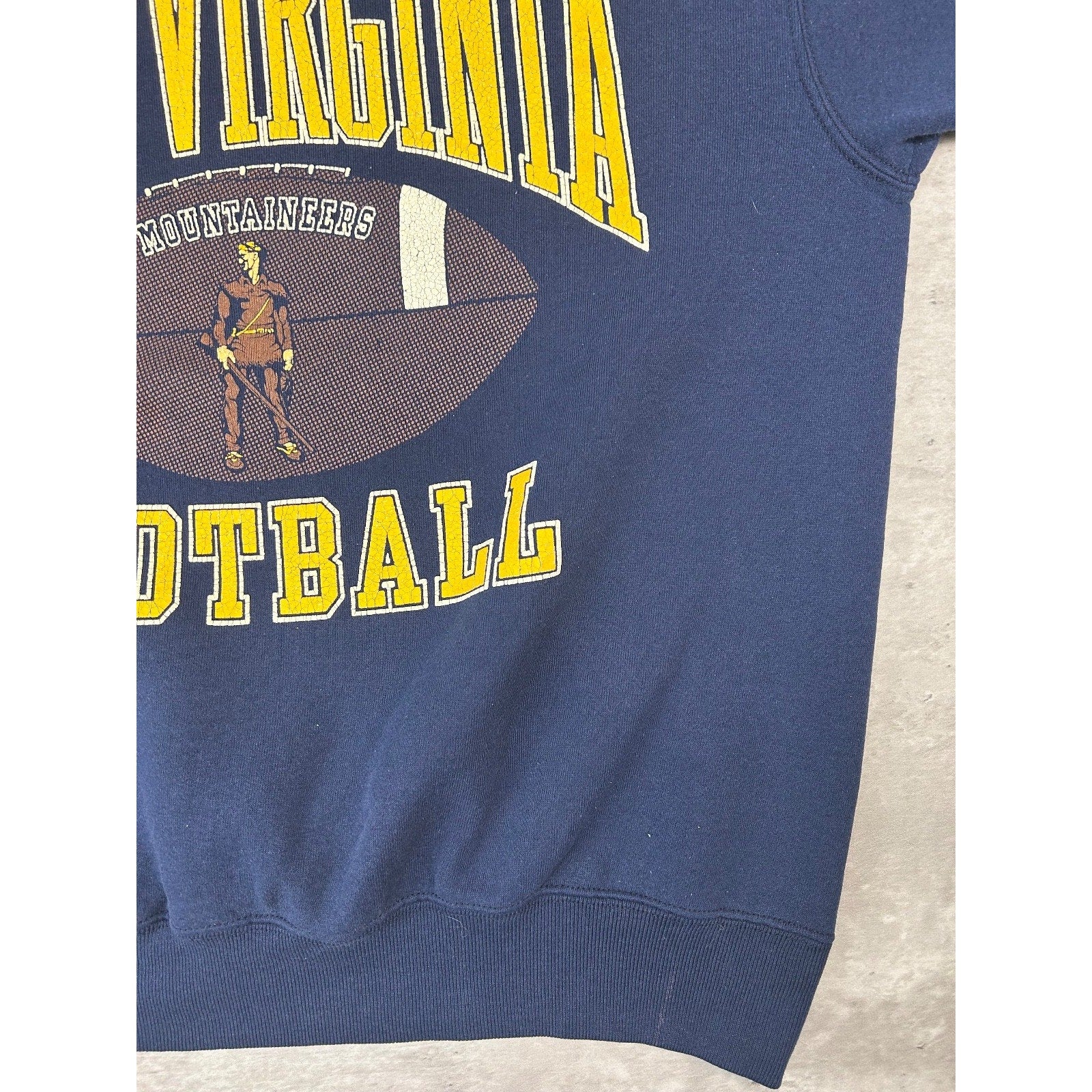 Vintage 90s West Virginia Mountaineers NCAA Football Graphic Sweatshirt Size XL