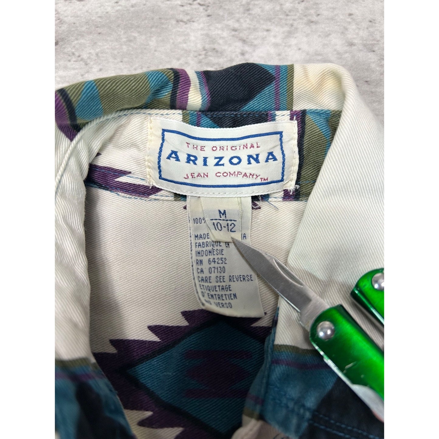 Vintage Arizona Aztec Western Style Long Sleeve Button Up Shirt Sz Medium YOUTH