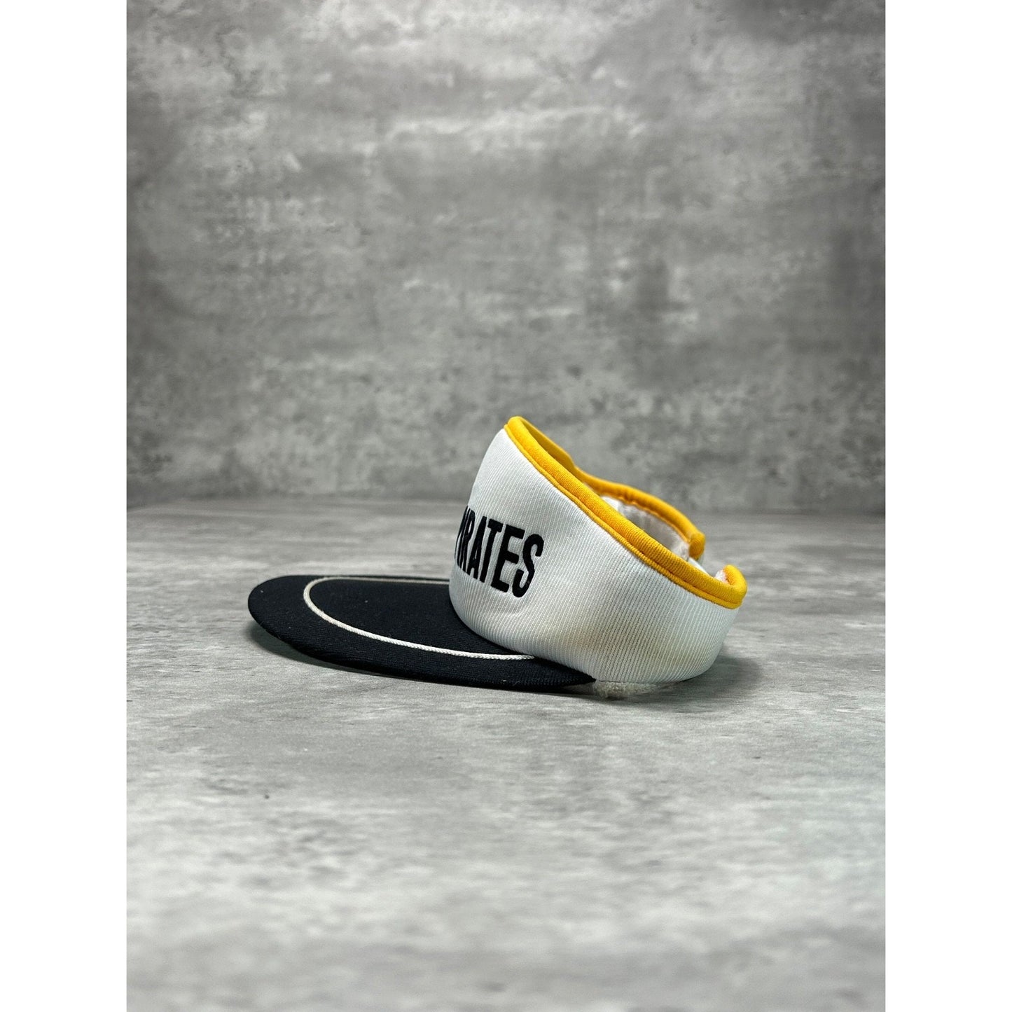 Vintage 80s/90s Pittsburgh Pirates MLB Graphic Spellout Snapback Visor OSFA