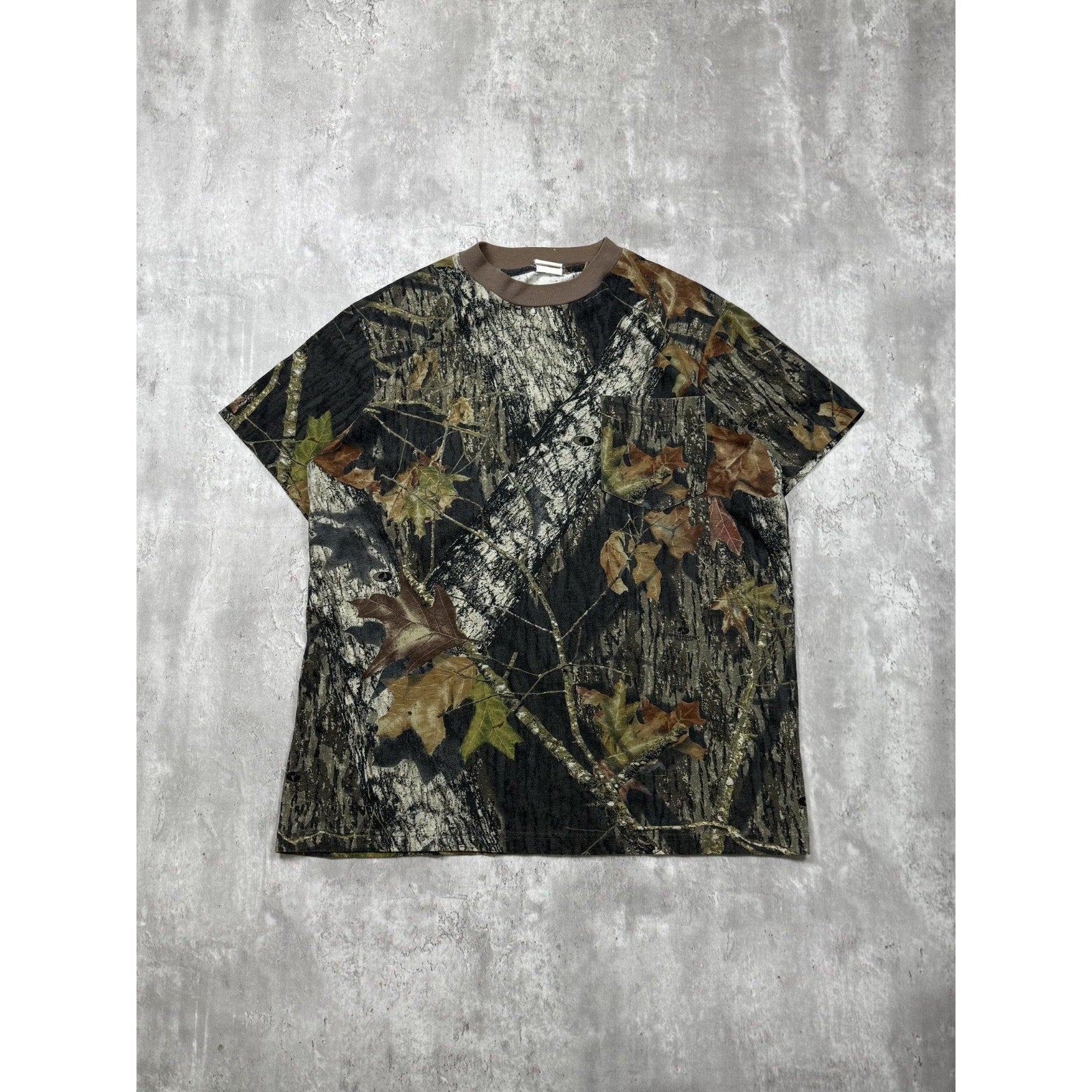 Vintage 90s Mossy Oak Breakup Tree Camo Hunting T-Shirt Size XL