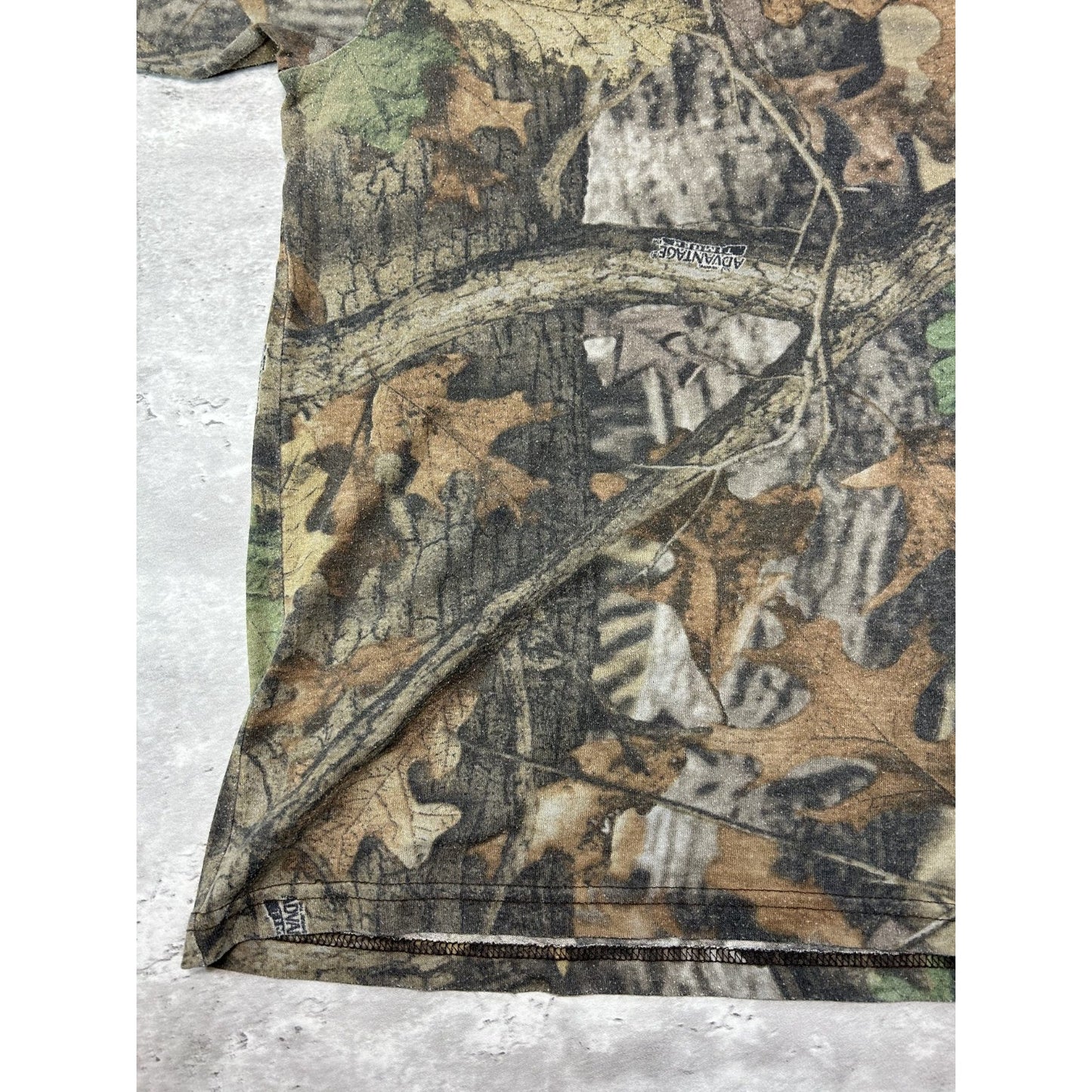 Vintage 90s Advantage Timber Tree Camo Hunting Long Sleeve T-Shirt Size Large
