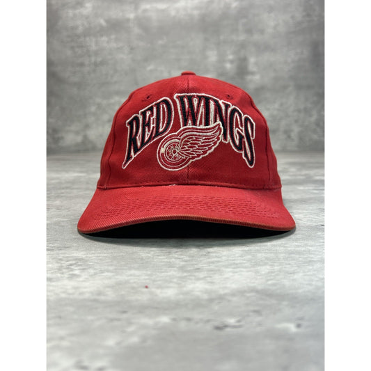 Vintage 90s Detroit Red Wings NHL Starter Arc Spellout Strapback Hat OSFA Red