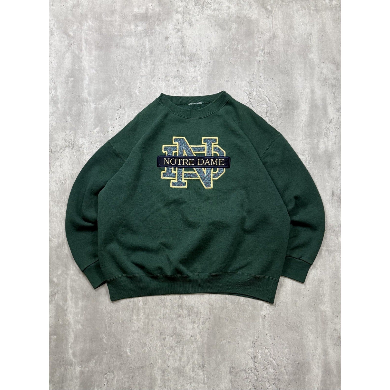 Vintage Notre Dame Fighting Irish NCAA Embroidered Logo Sweatshirt Size XL