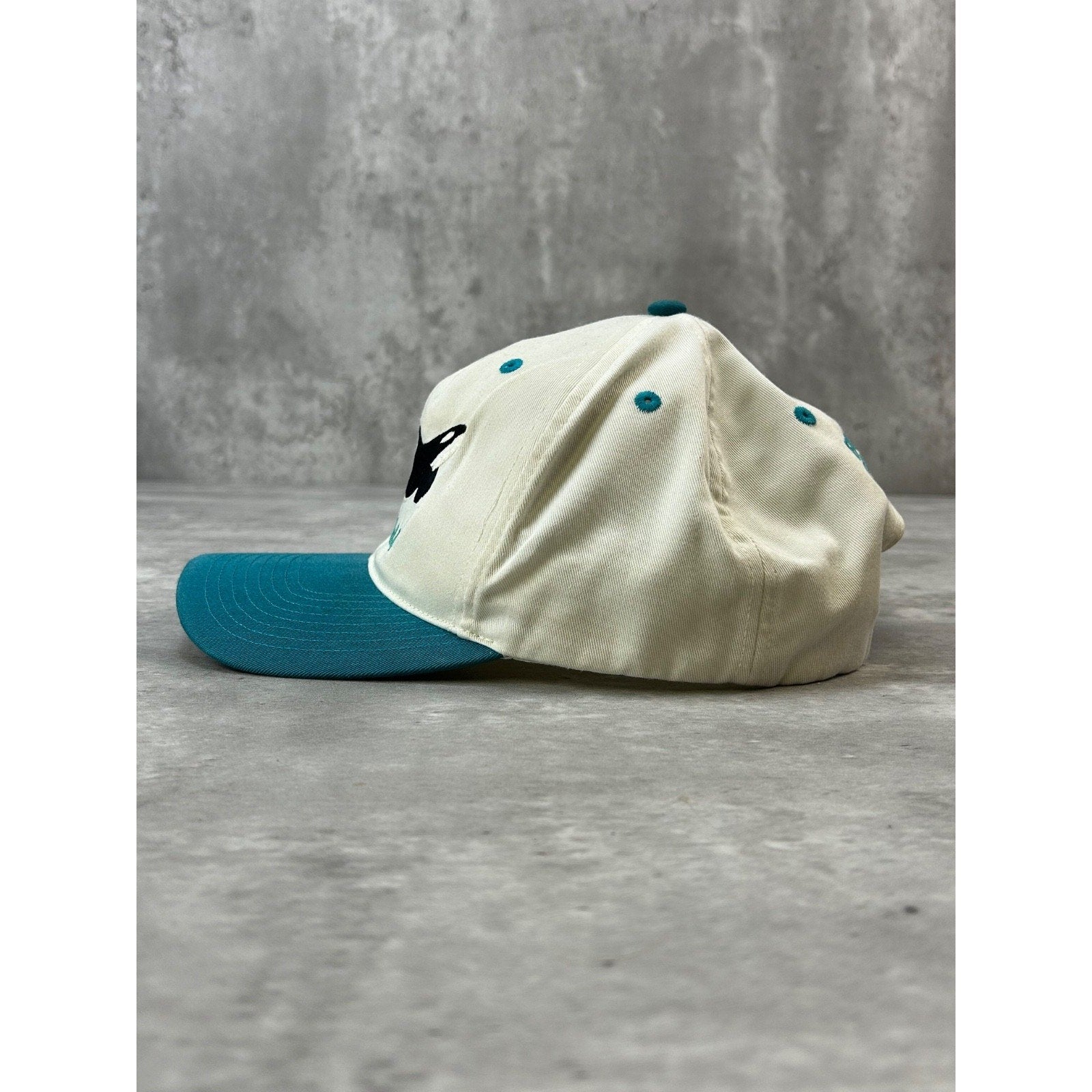 Vintage 90s Seaworld Embroidered Logo Destination Snapback Hat OSFA
