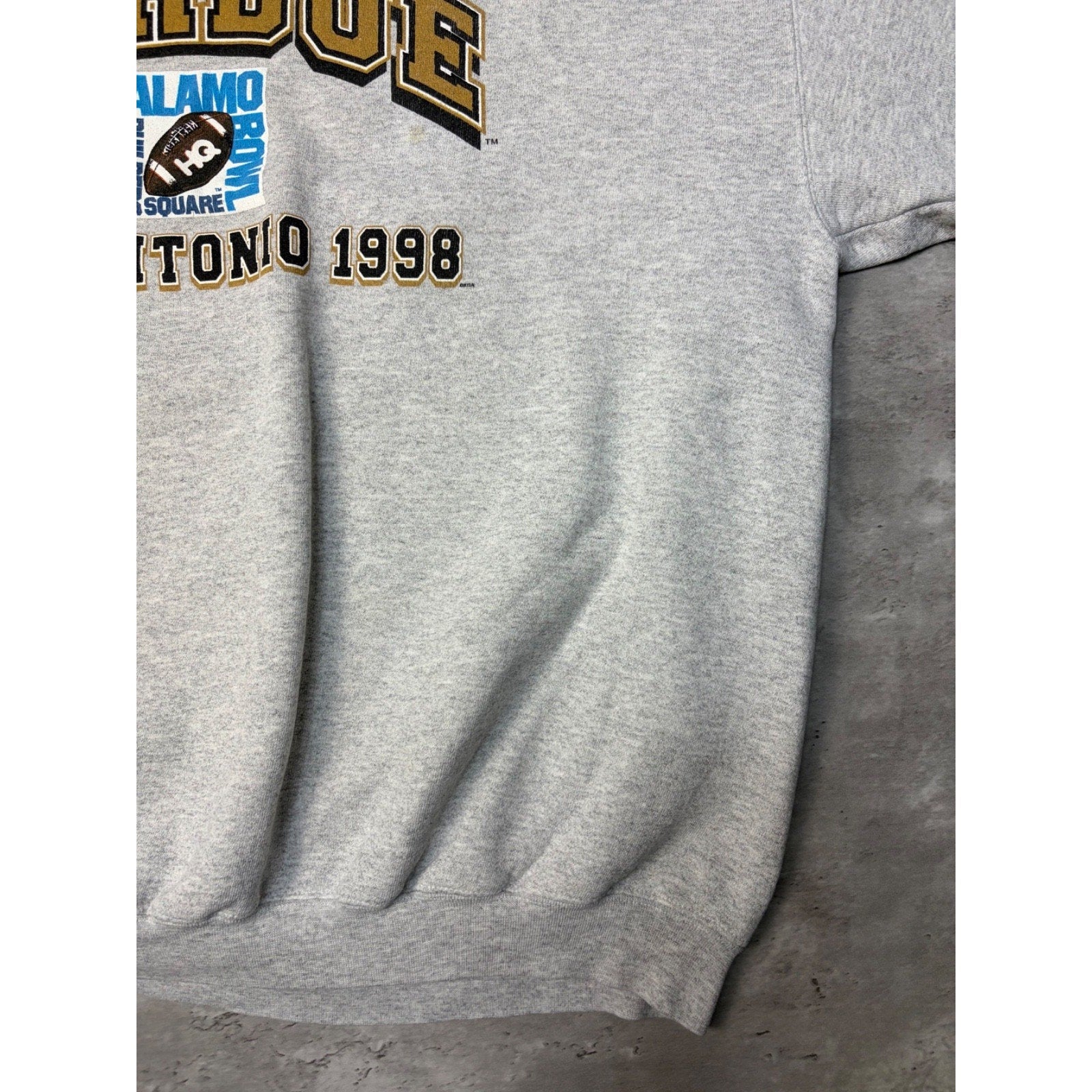 Vintage 1998 Purdue Boilermakers NCAA Alamo Bowl Graphic Sweatshirt Size 2XL