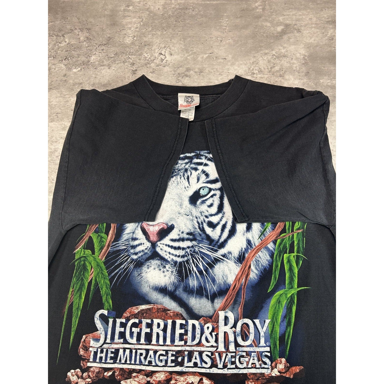 Vintage 90s Siegfried & Roy Tiger Graphic Las Vegas Destination T-Shirt Sz Large