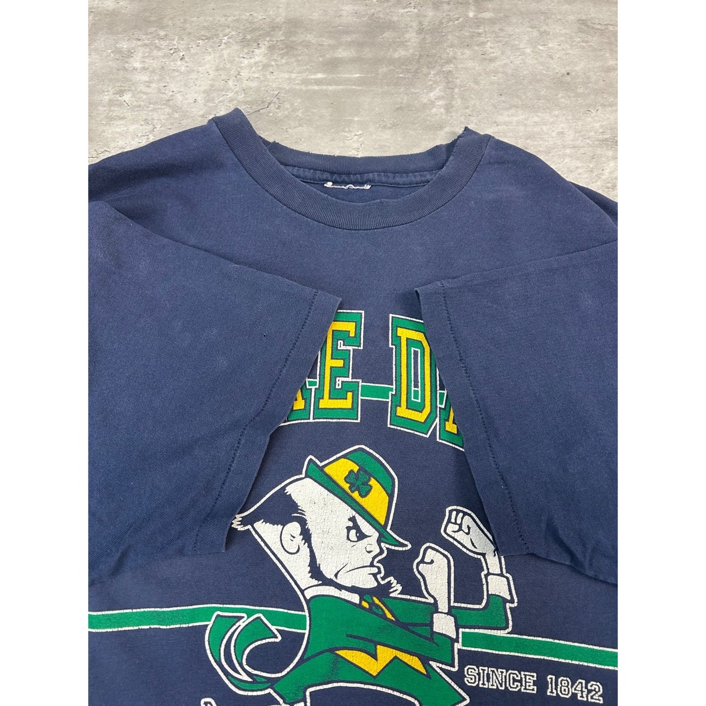 Vintage 90s Notre Dame Fighting Irish NCAA Spellout Graphic T-Shirt Size XL