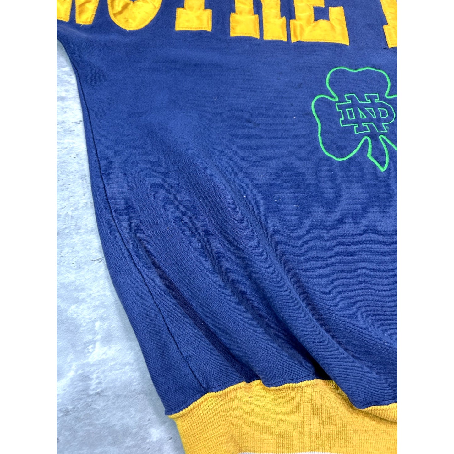 Vintage 90s Notre Dame Fighting Irish NCAA Big Spellout Sweatshirt Size XL Blue