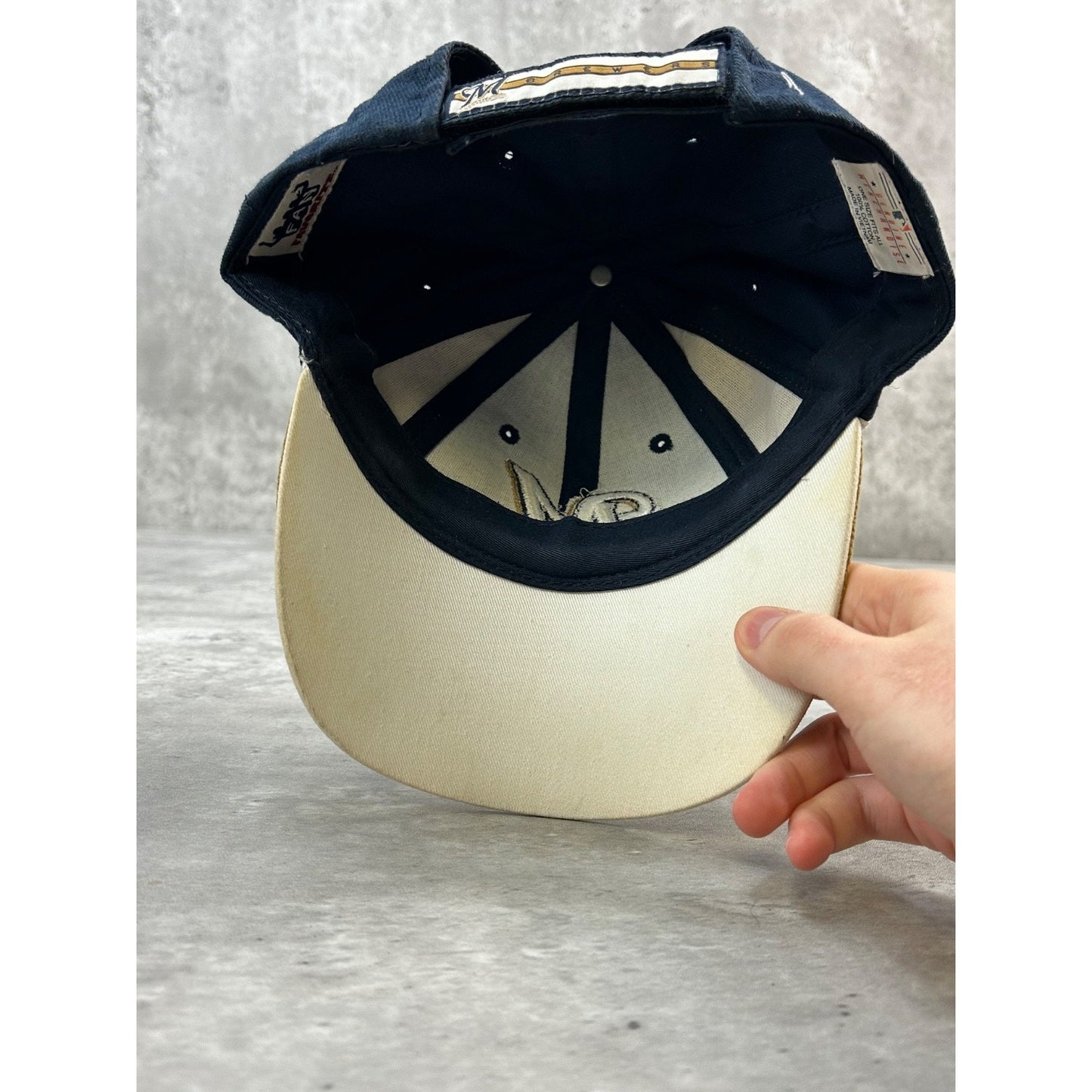 Vintage Milwaukee Brewers MLB Embroidered Logo Baseball Strapback Hat OSFA