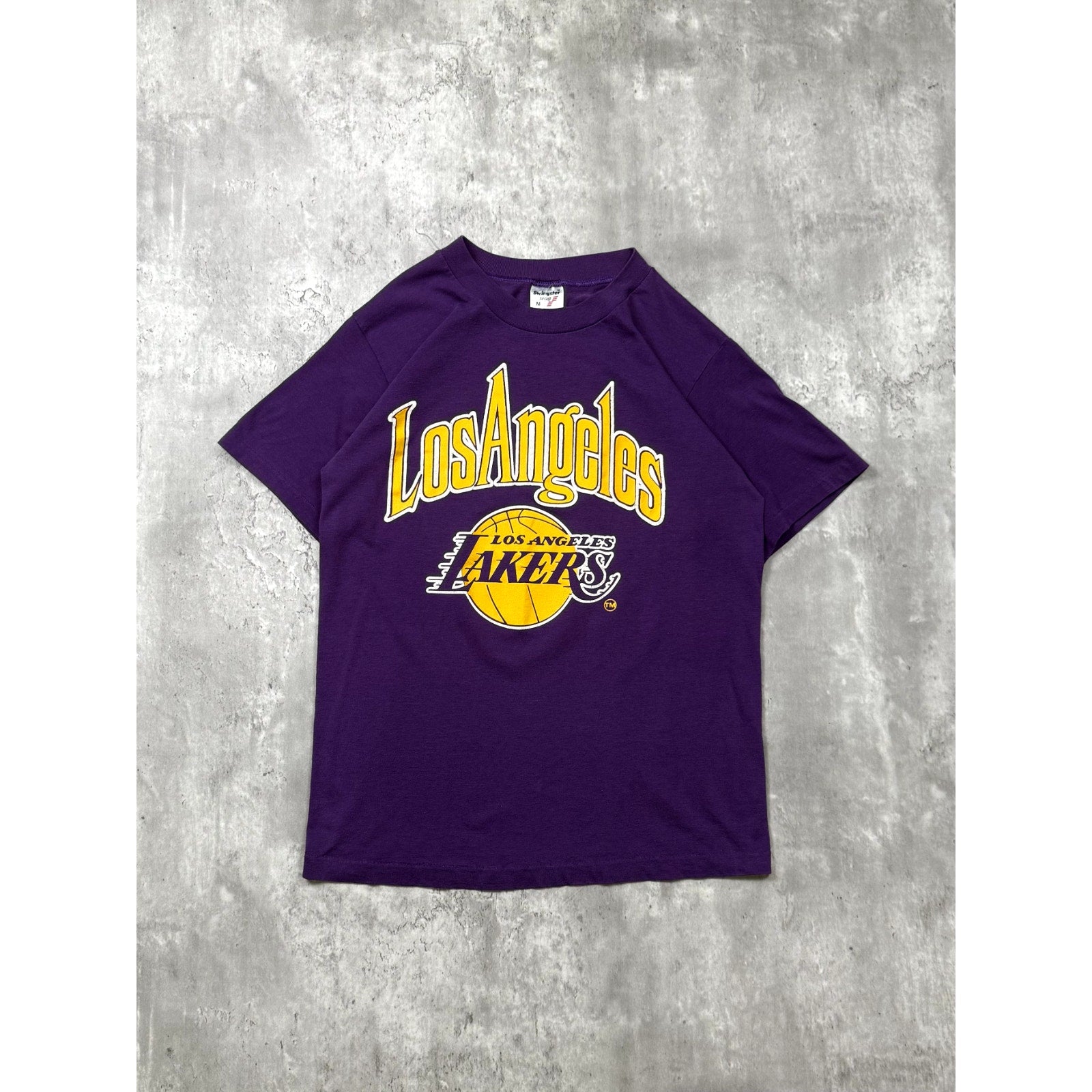Vintage 80s/90s Los Angeles Lakers NBA Graphic Logo Spellout T-Shirt Size Medium