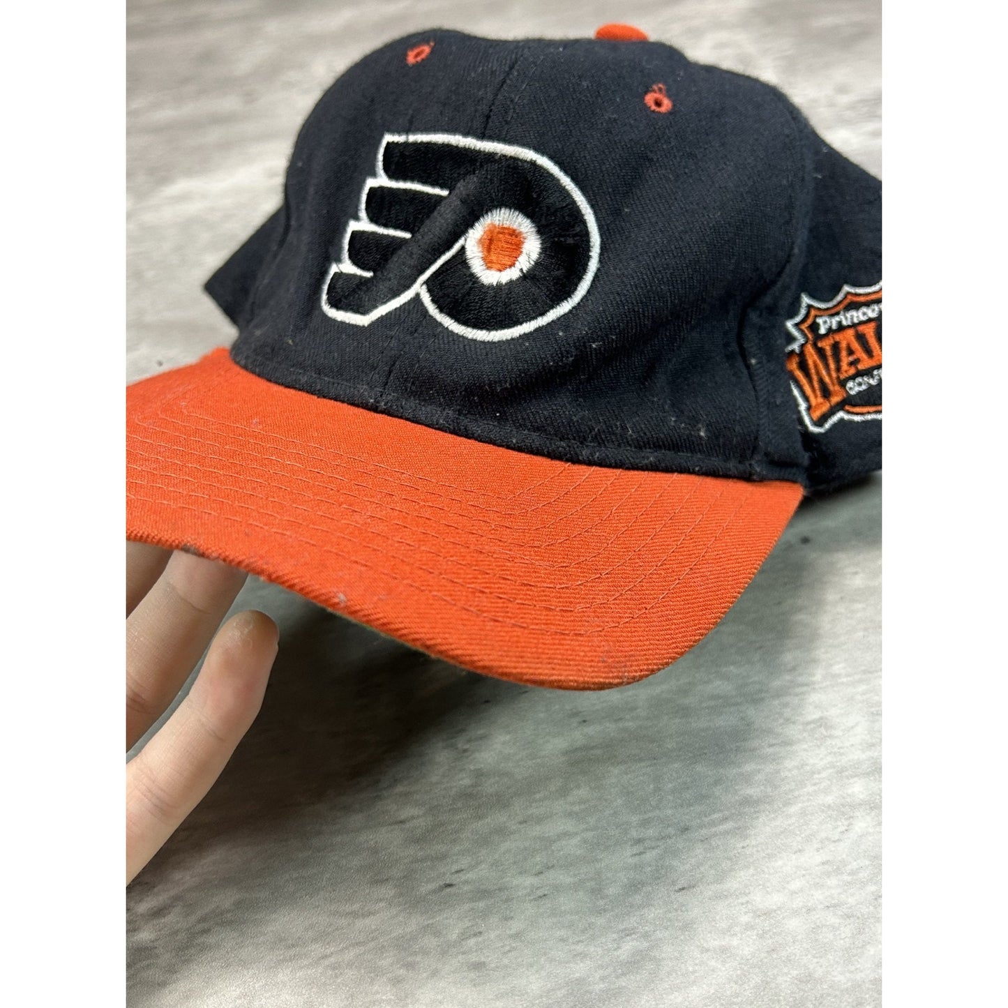 Vintage 90s Philadelphia Flyers NHL Embroidered Logo Hockey Fitted Hat Size 7