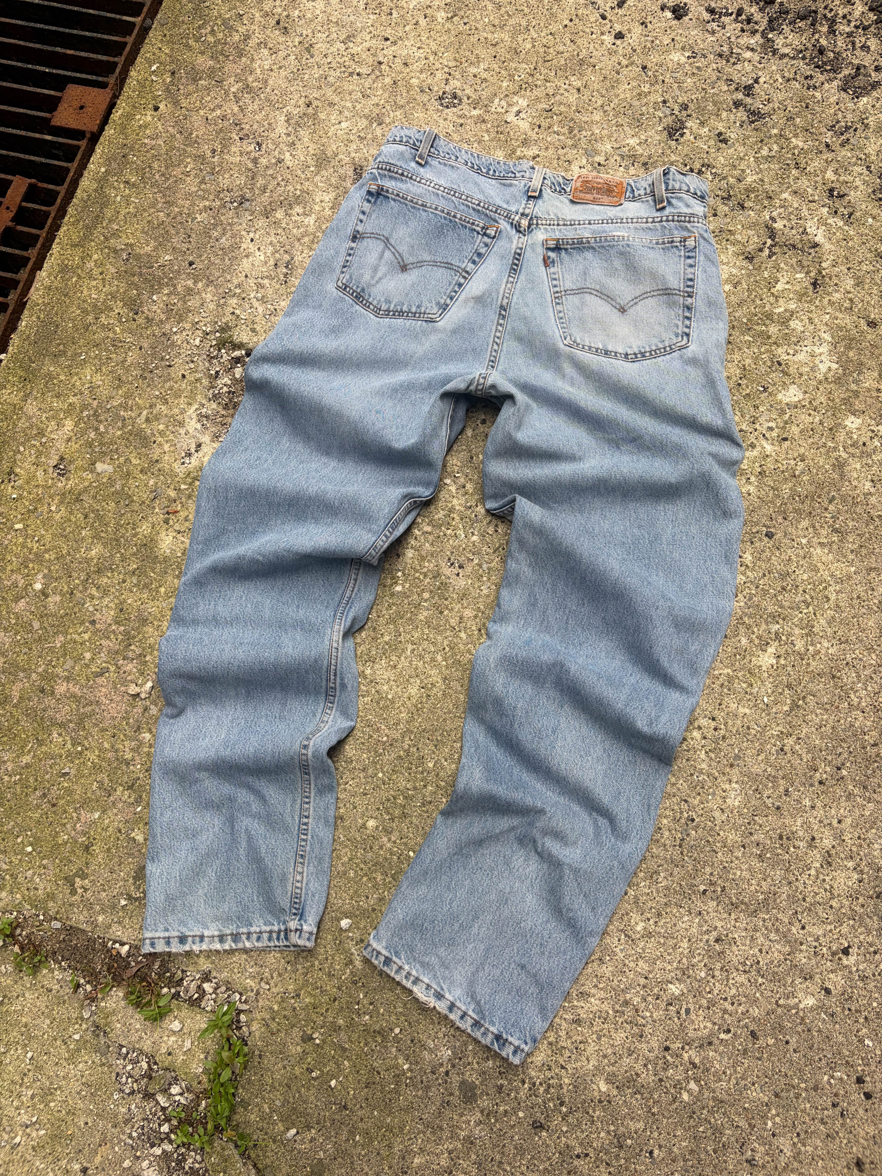 Vintage Levi's 540 Brown Tab Relaxed Fit Light Wash Denim Pants Sz 36