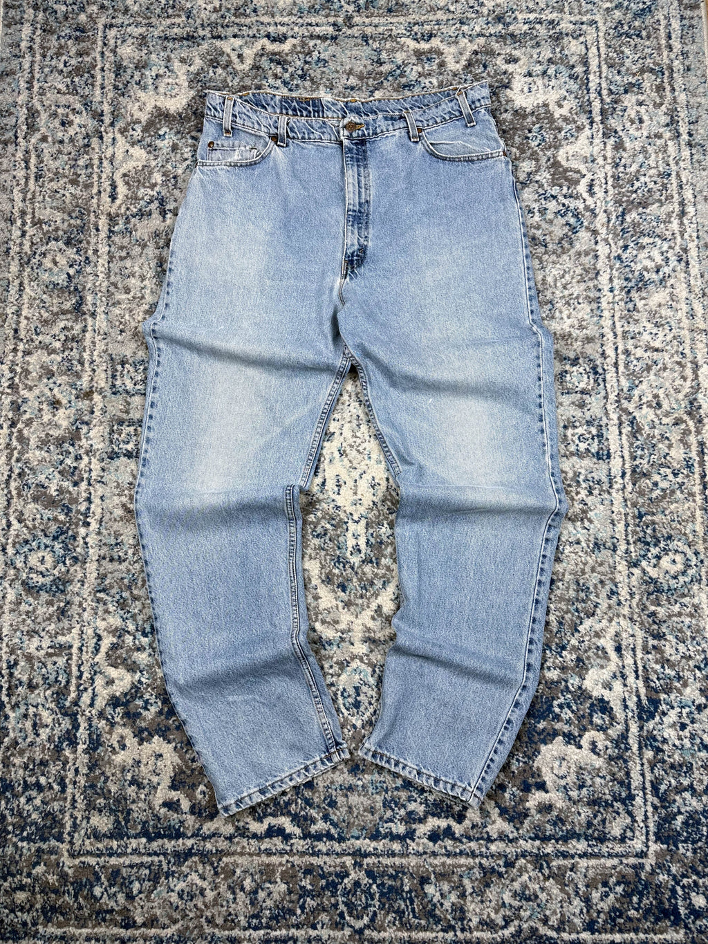 Vintage Levi's 540 Brown Tab Relaxed Fit Light Wash Denim Pants Sz 36