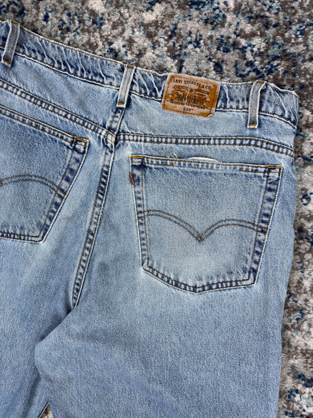 Vintage Levi's 540 Brown Tab Relaxed Fit Light Wash Denim Pants Sz 36
