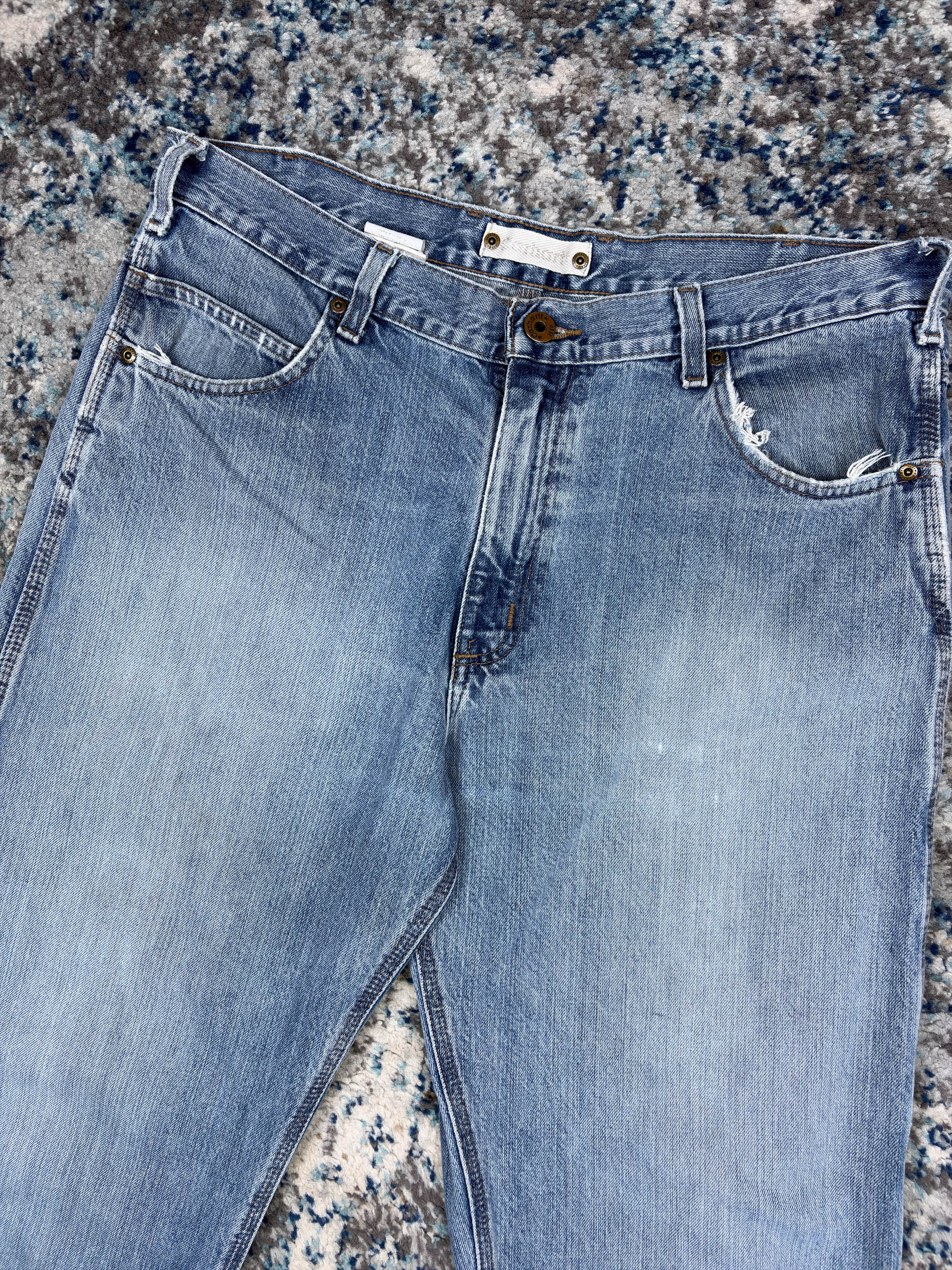 Vintage Carhartt Medium Wash Denim Workwear Pants Size 37