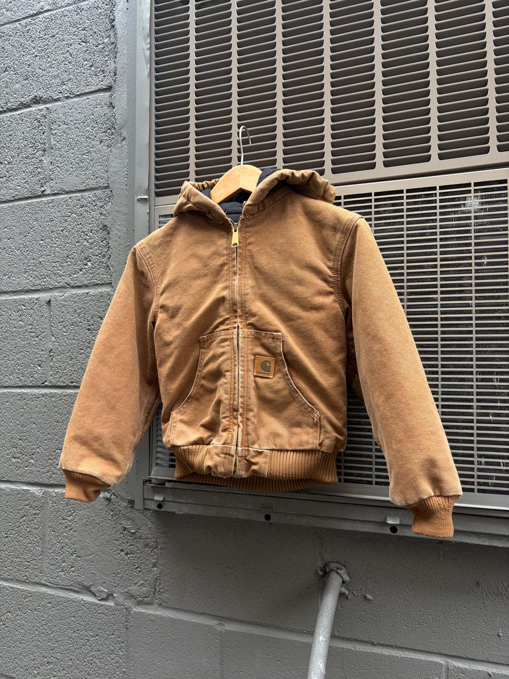 Vintage Carhartt Insulated Hooded Active Jacket Size YOUTH S (6/7)