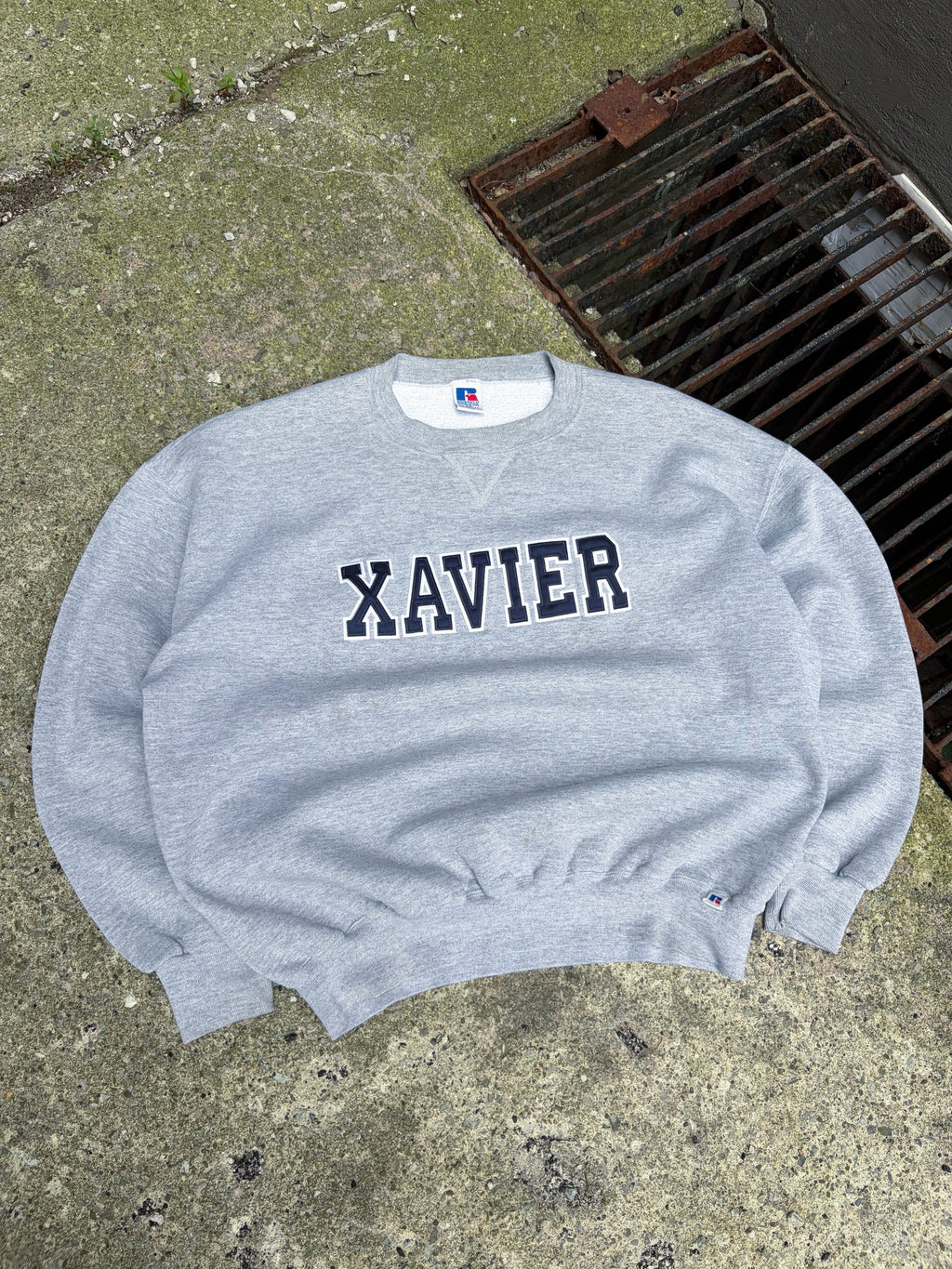 Vintage 90s Xavier University NCAA Embroidered Spellout Sweatshirt Size 2XL