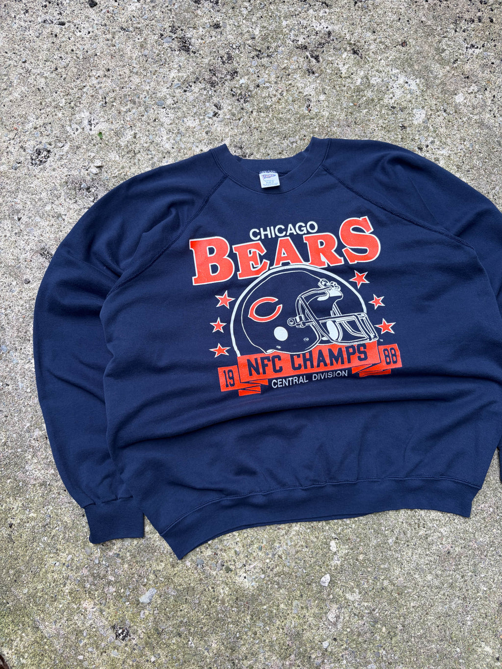 Vintage 1988 Chicago Bears NFL Helmet Graphic Football Sweatshirt Size XL