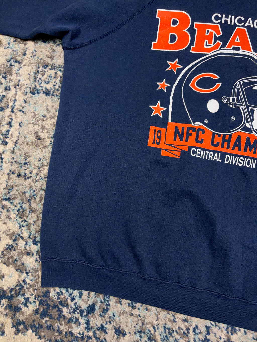 Vintage 1988 Chicago Bears NFL Helmet Graphic Football Sweatshirt Size XL