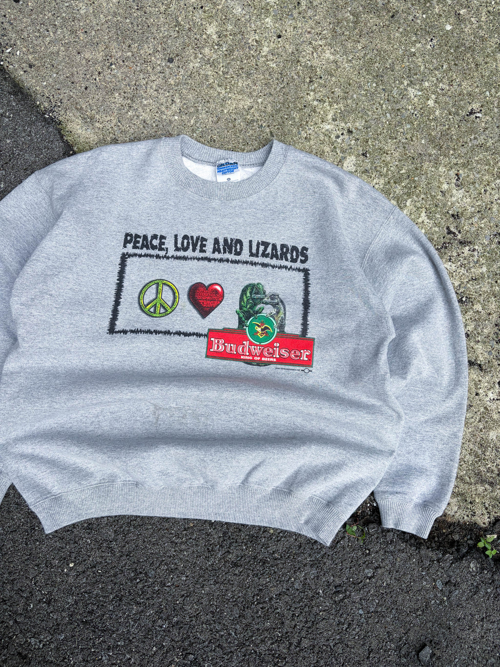 Vintage 1997 Budweiser Peace, Love And Lizards Graphic Sweatshirt Size XL