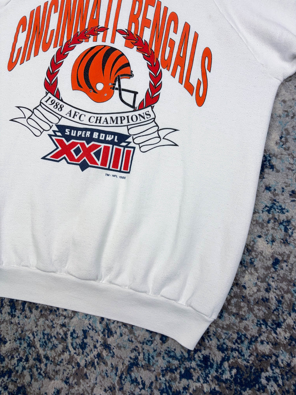 Vintage 1988 Cincinnati Bengals NFL Helmet Graphic Football Sweatshirt Size XL