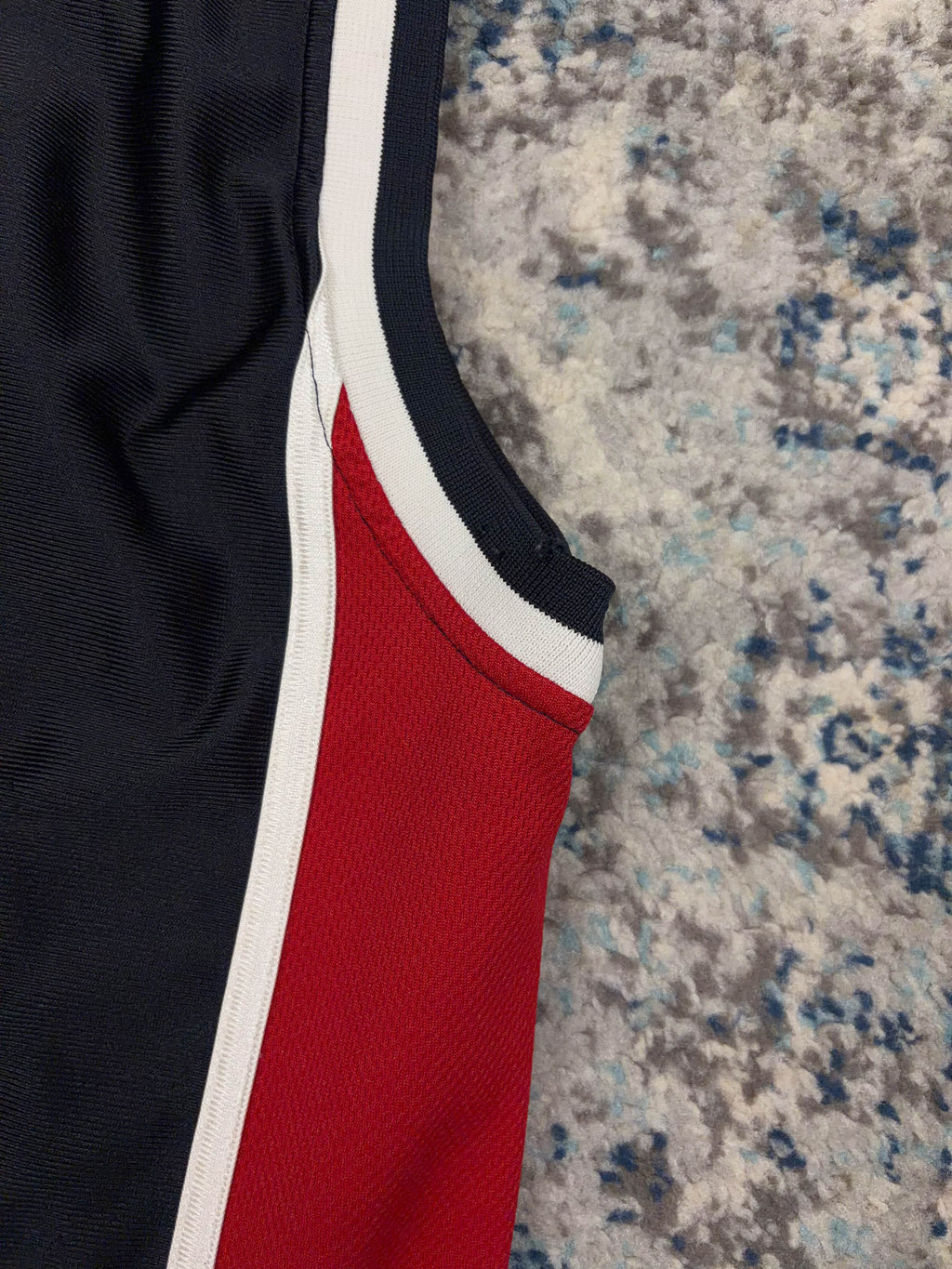 Vintage Kansas Jayhawks NCAA Embroidered Logo Basketball Jersey Size Large