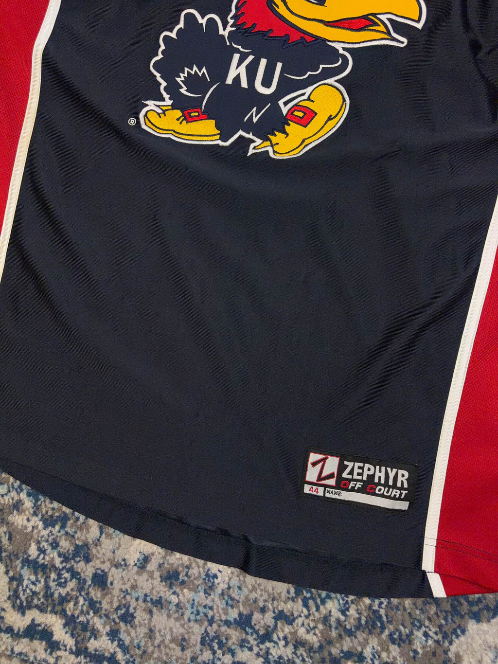Vintage Kansas Jayhawks NCAA Embroidered Logo Basketball Jersey Size Large