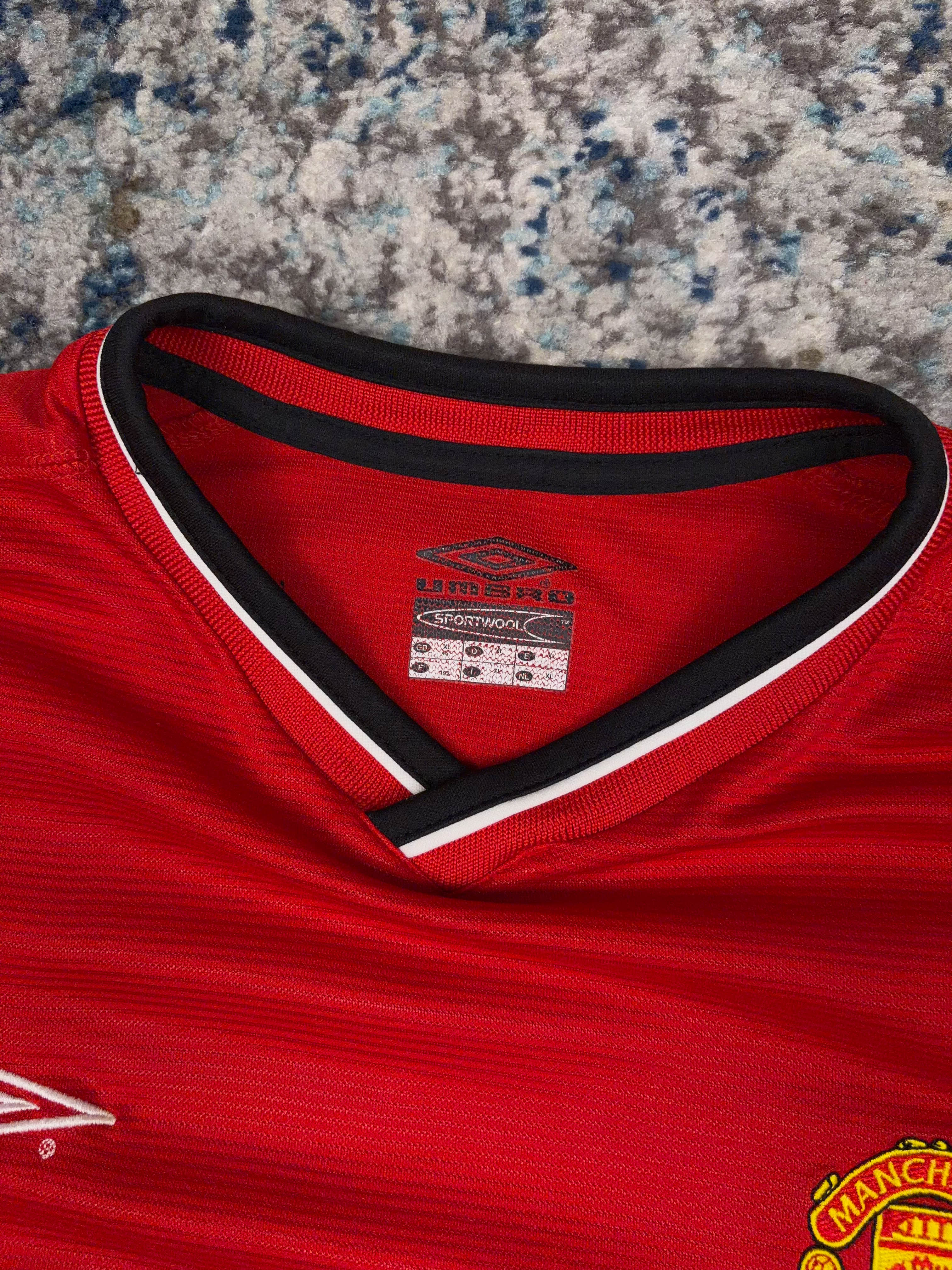 Vintage 2004 Manchester United Home Umbro Soccer Jersey Size XL
