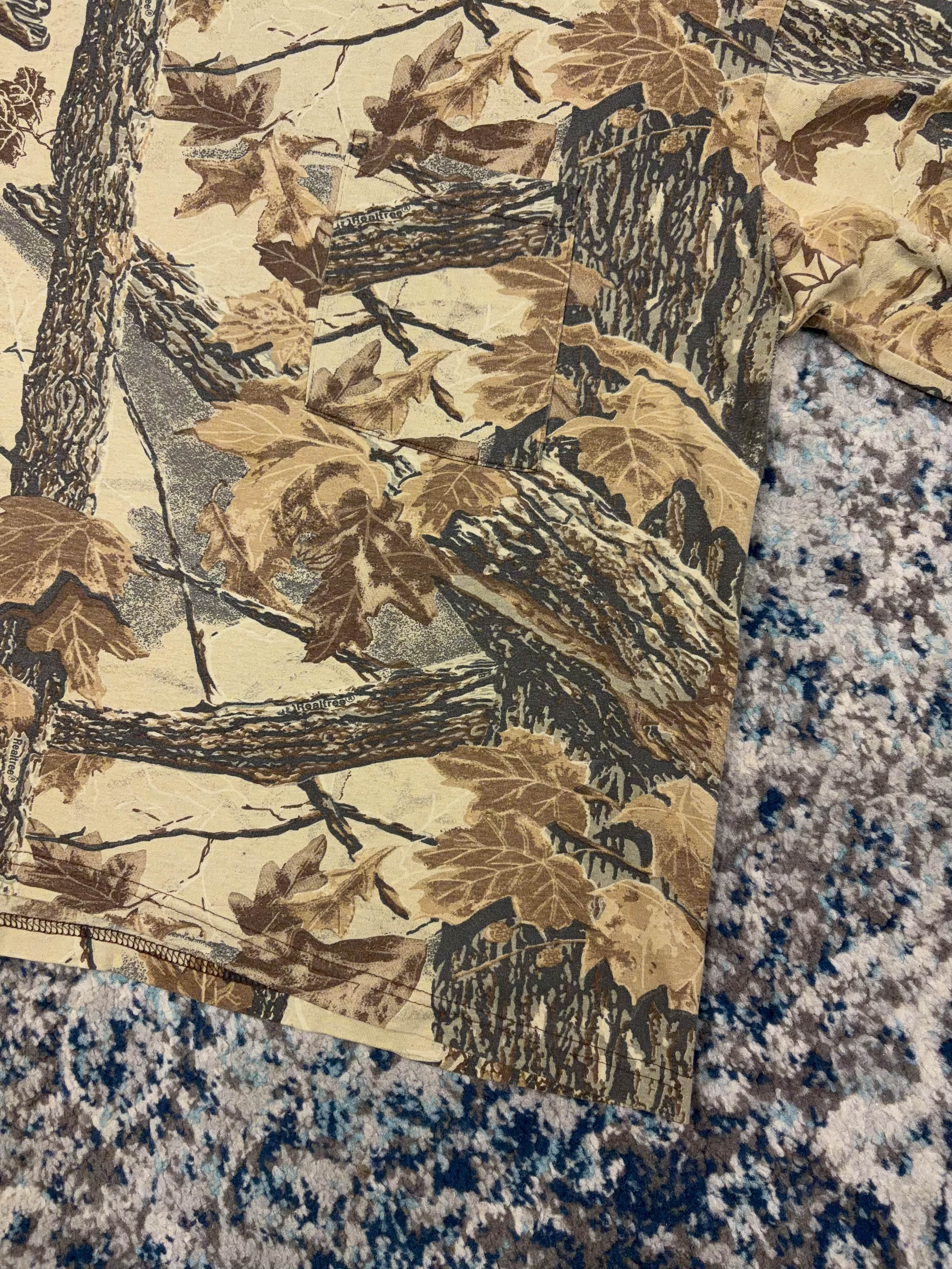 Vintage Realtree Timber Camo Long Sleeve Hunting T-Shirt Size Large